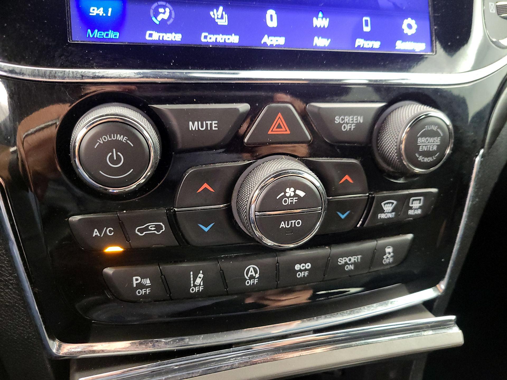 Thumbnail: 2020 Jeep Grand Cherokee - 17