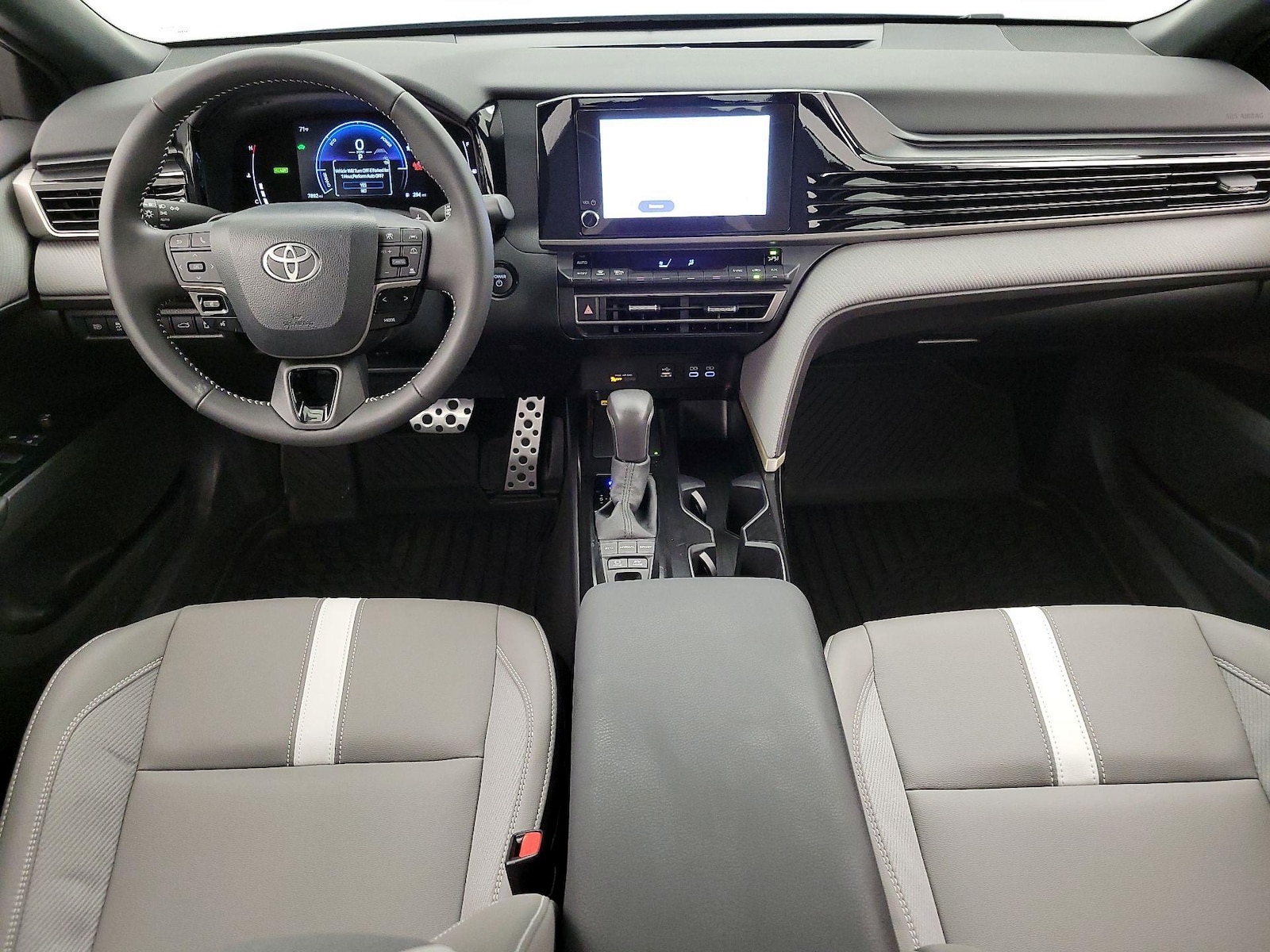 2026 Toyota Camry SE - Photo 10