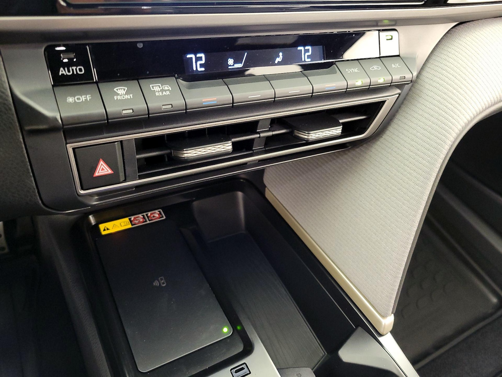 2026 Toyota Camry SE - Photo 17
