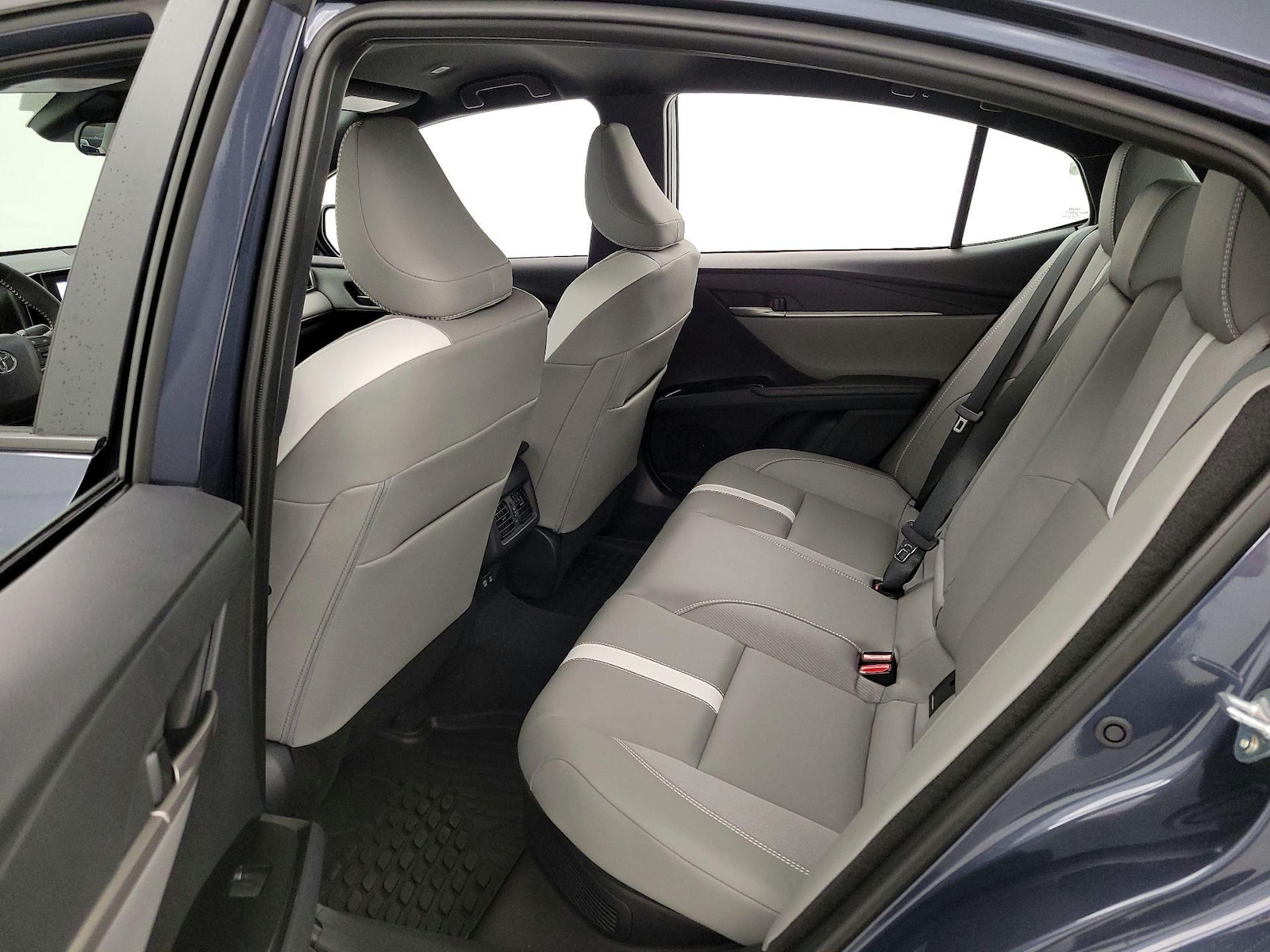 2026 Toyota Camry SE - Photo 20
