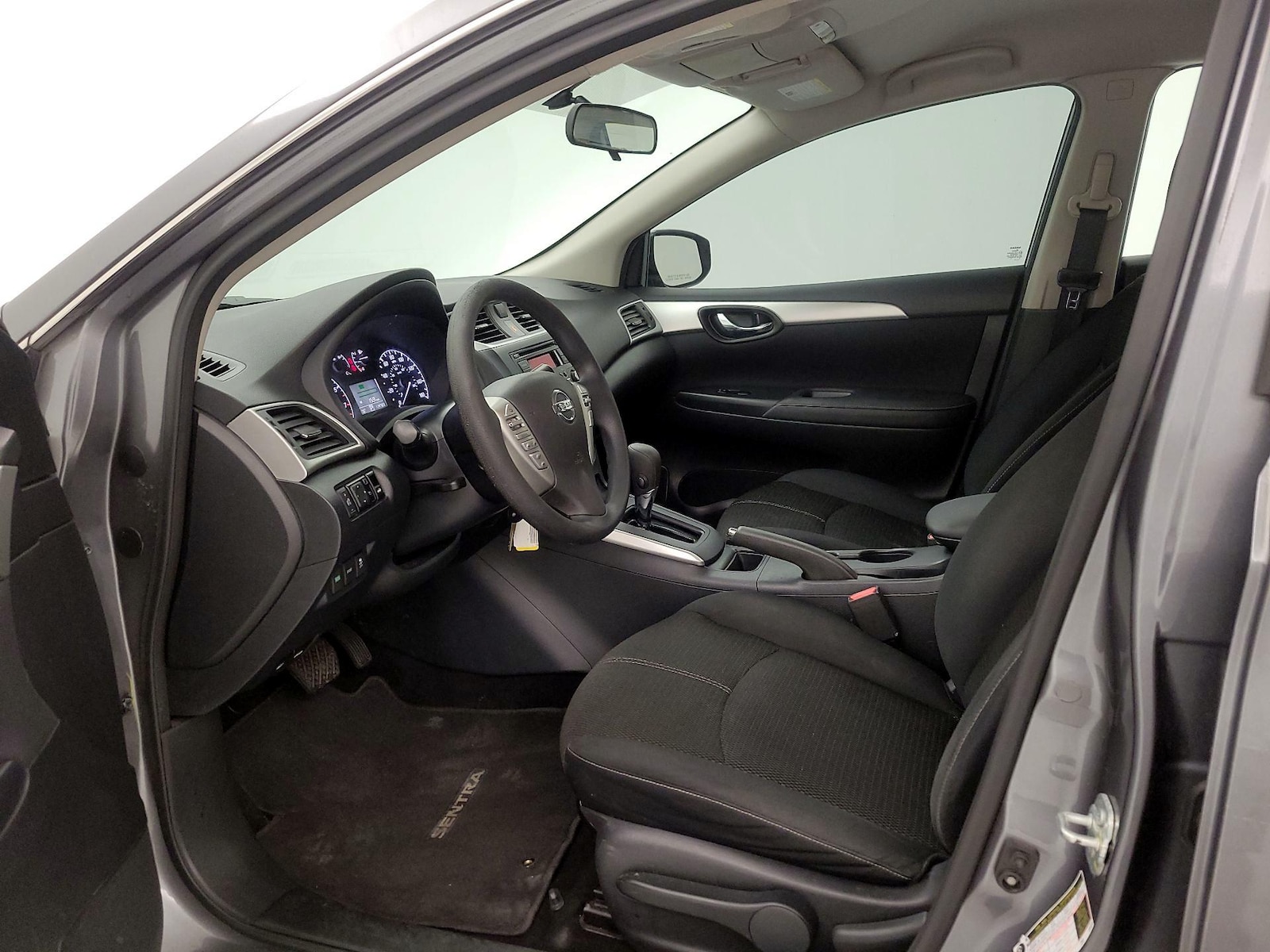 2017 Nissan Sentra S - Photo 12