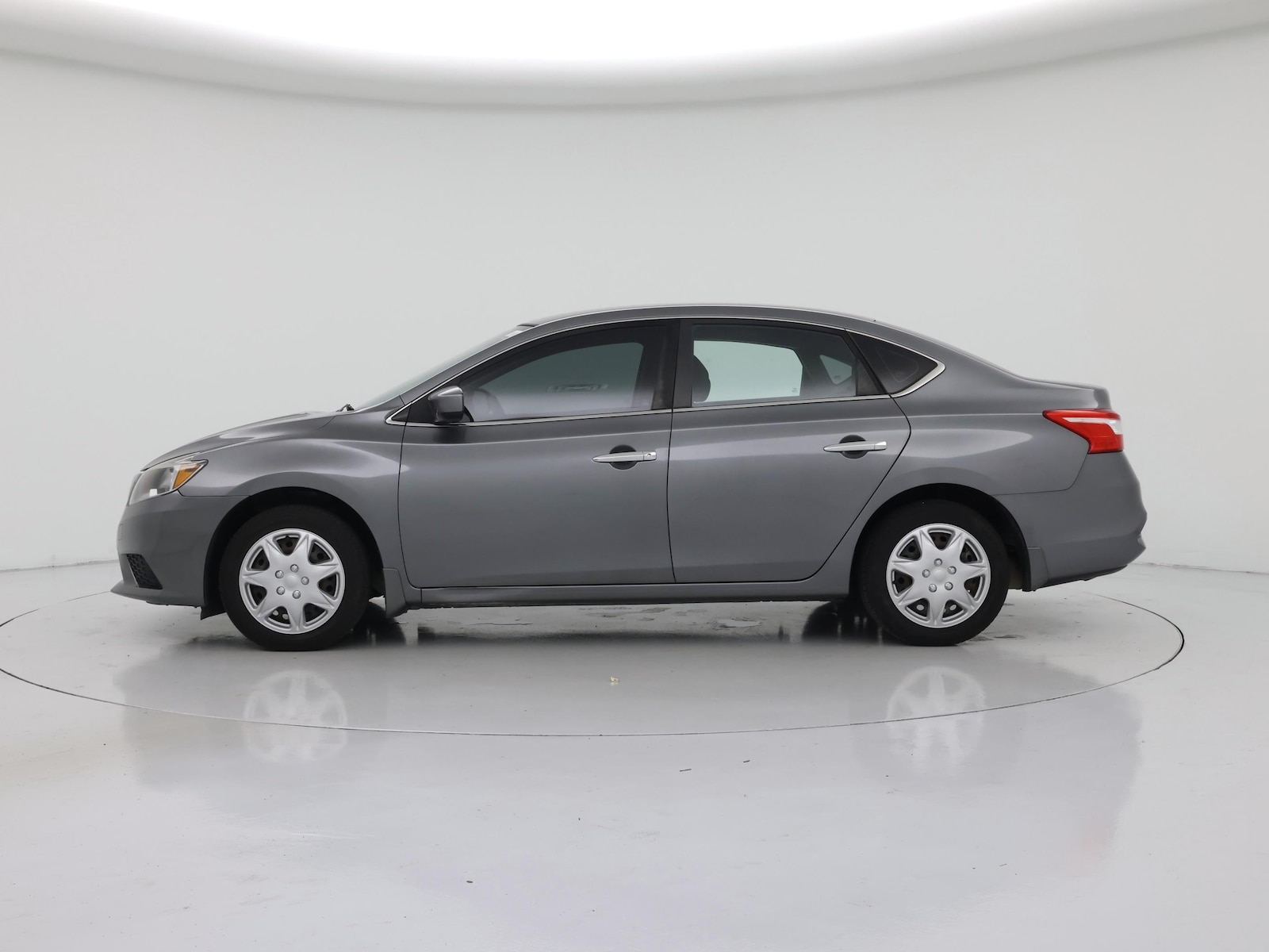 2017 Nissan Sentra S - Photo 4