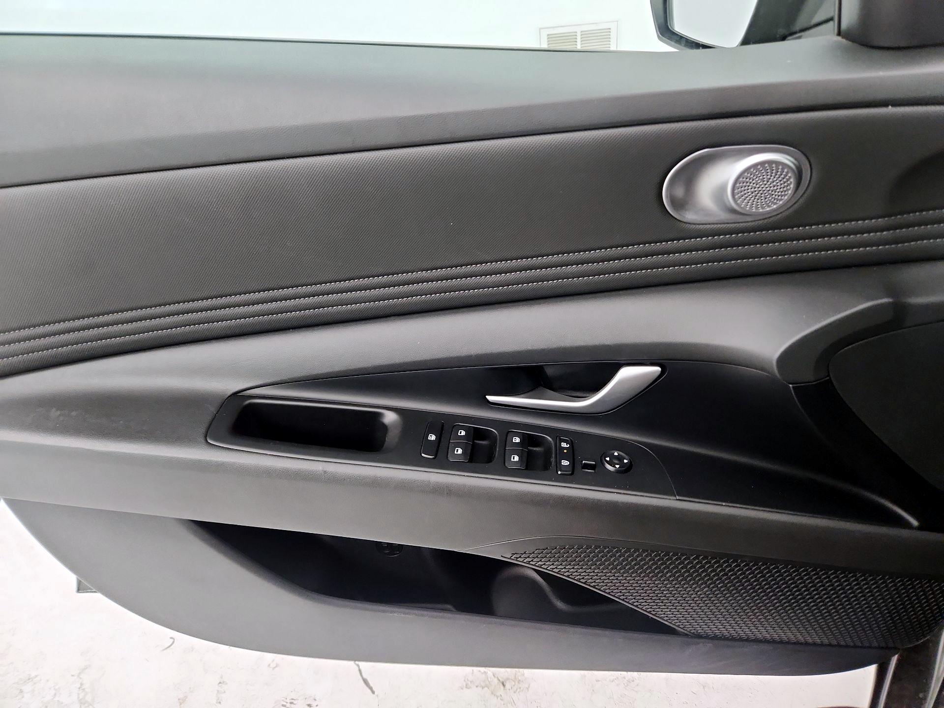 Thumbnail: 2025 Hyundai Elantra - 10