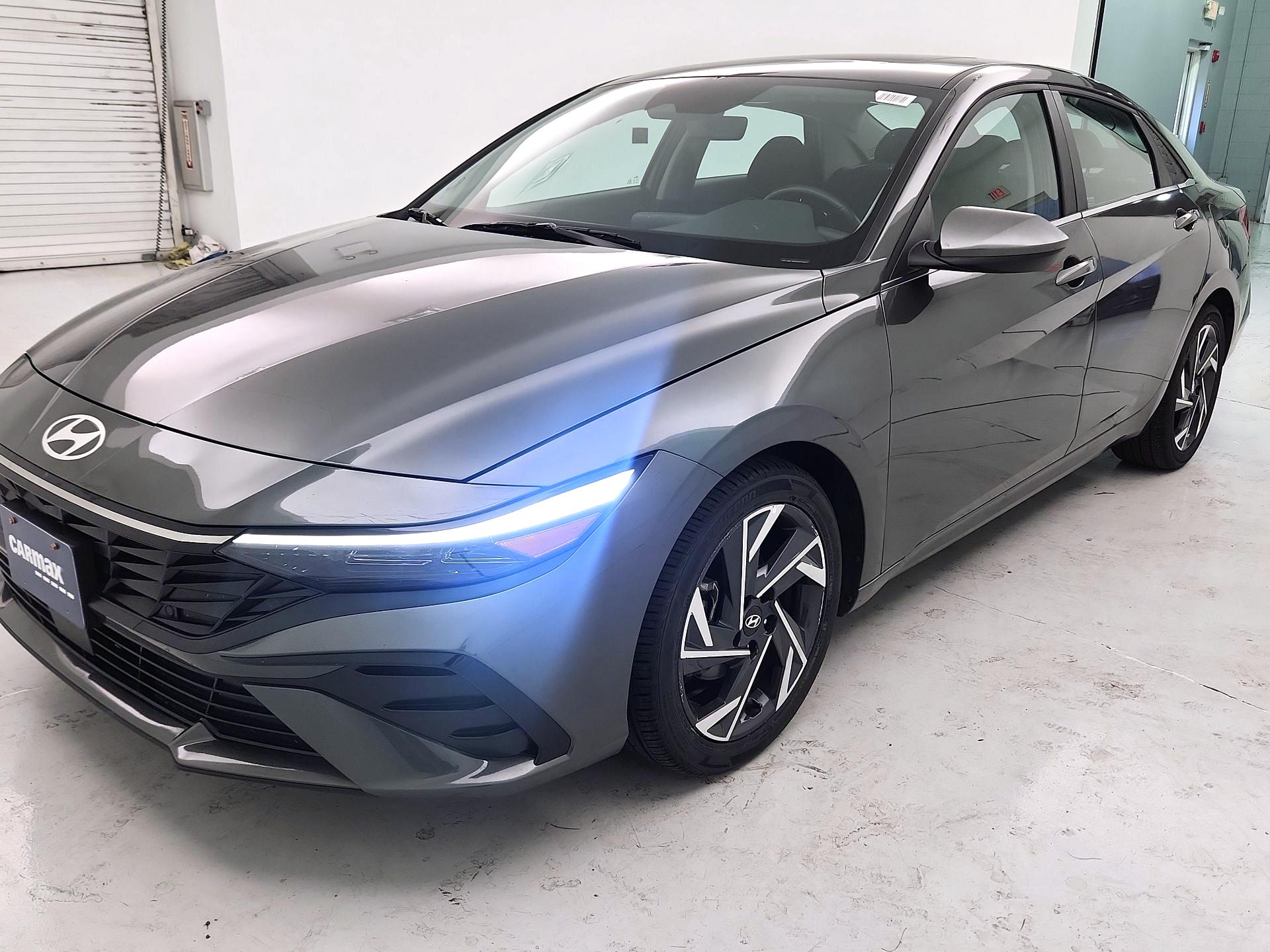Thumbnail: 2025 Hyundai Elantra - 3