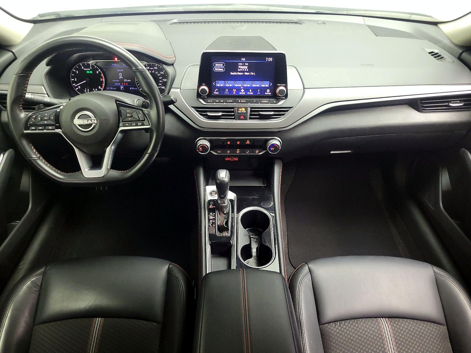 2025 Nissan Altima SR - Photo 10