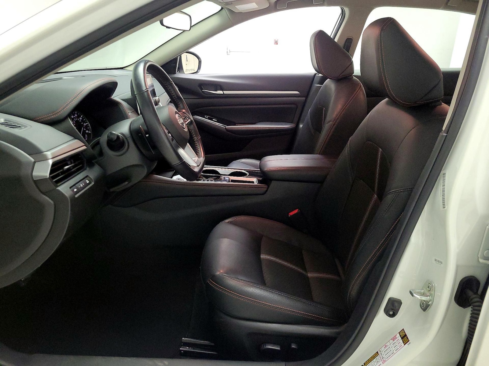 2025 Nissan Altima SR - Photo 12