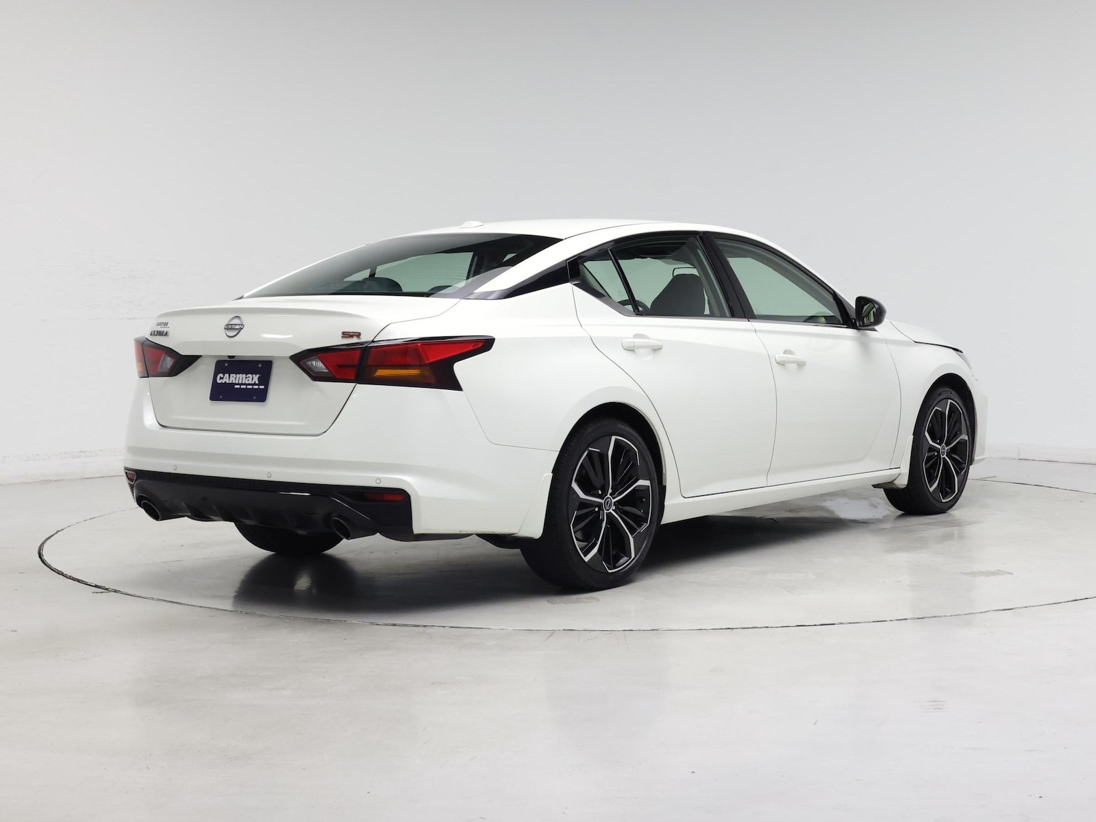 2025 Nissan Altima SR - Photo 9