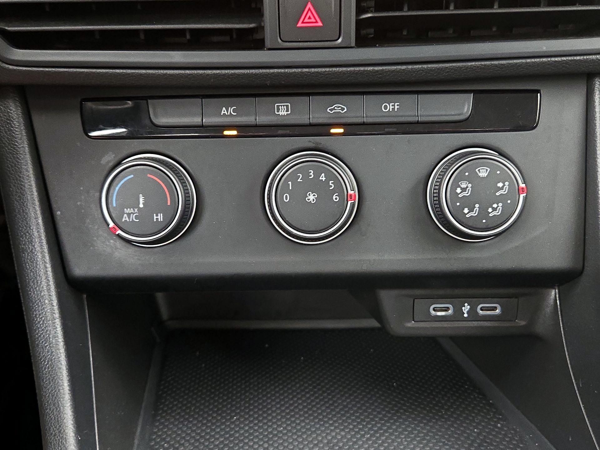 Thumbnail: 2024 Volkswagen Jetta - 16