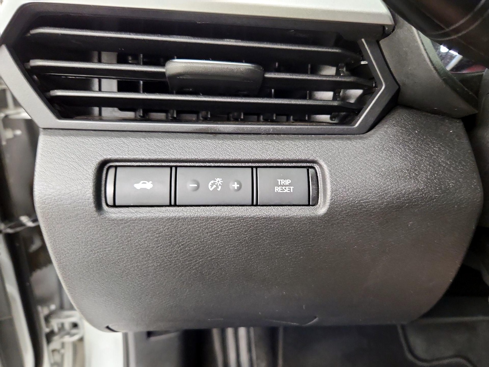 2024 Nissan Altima SV - Photo 14
