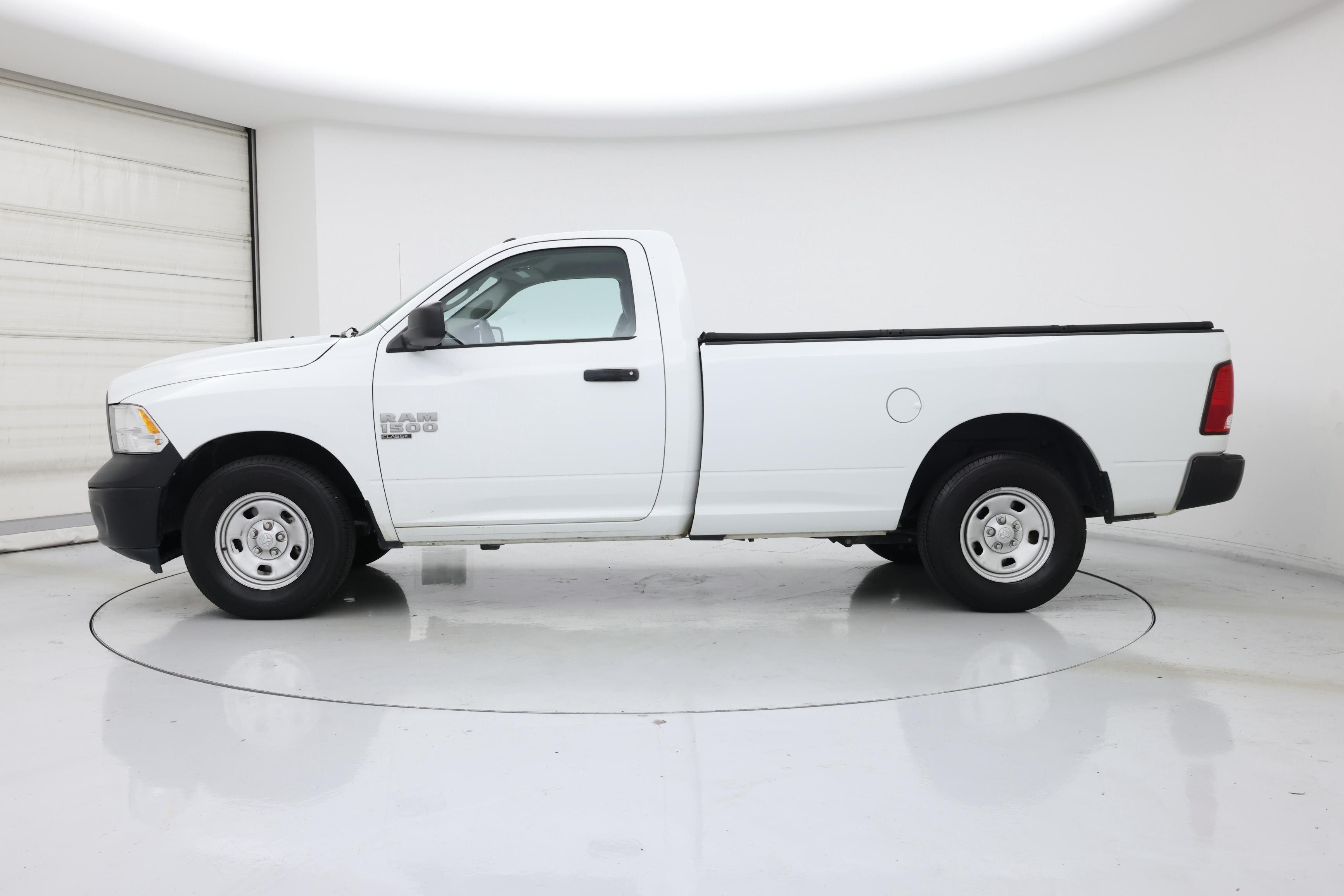 Thumbnail: 2023 RAM 1500 Classic - 3