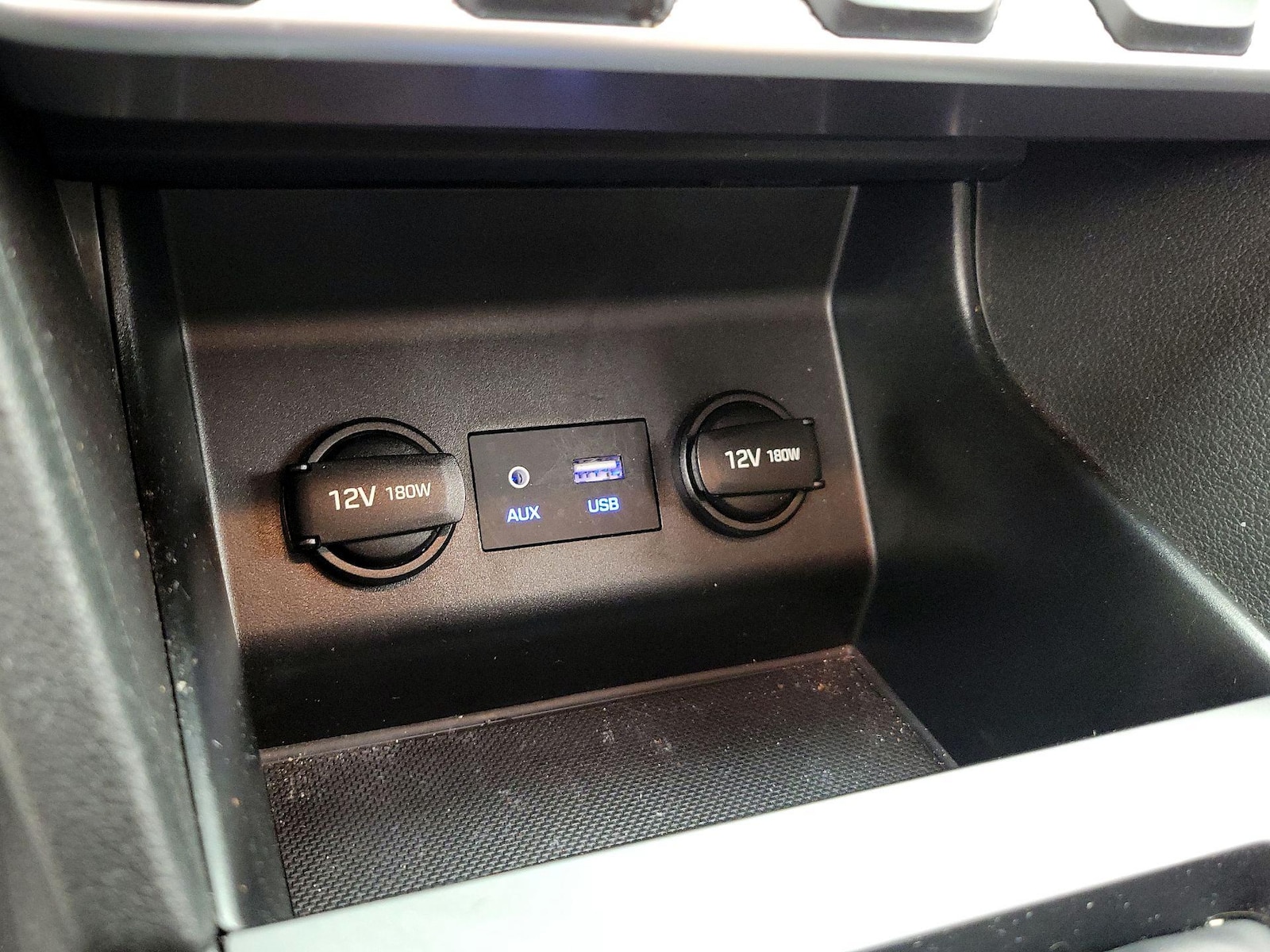 2020 Hyundai Elantra SEL - Photo 19