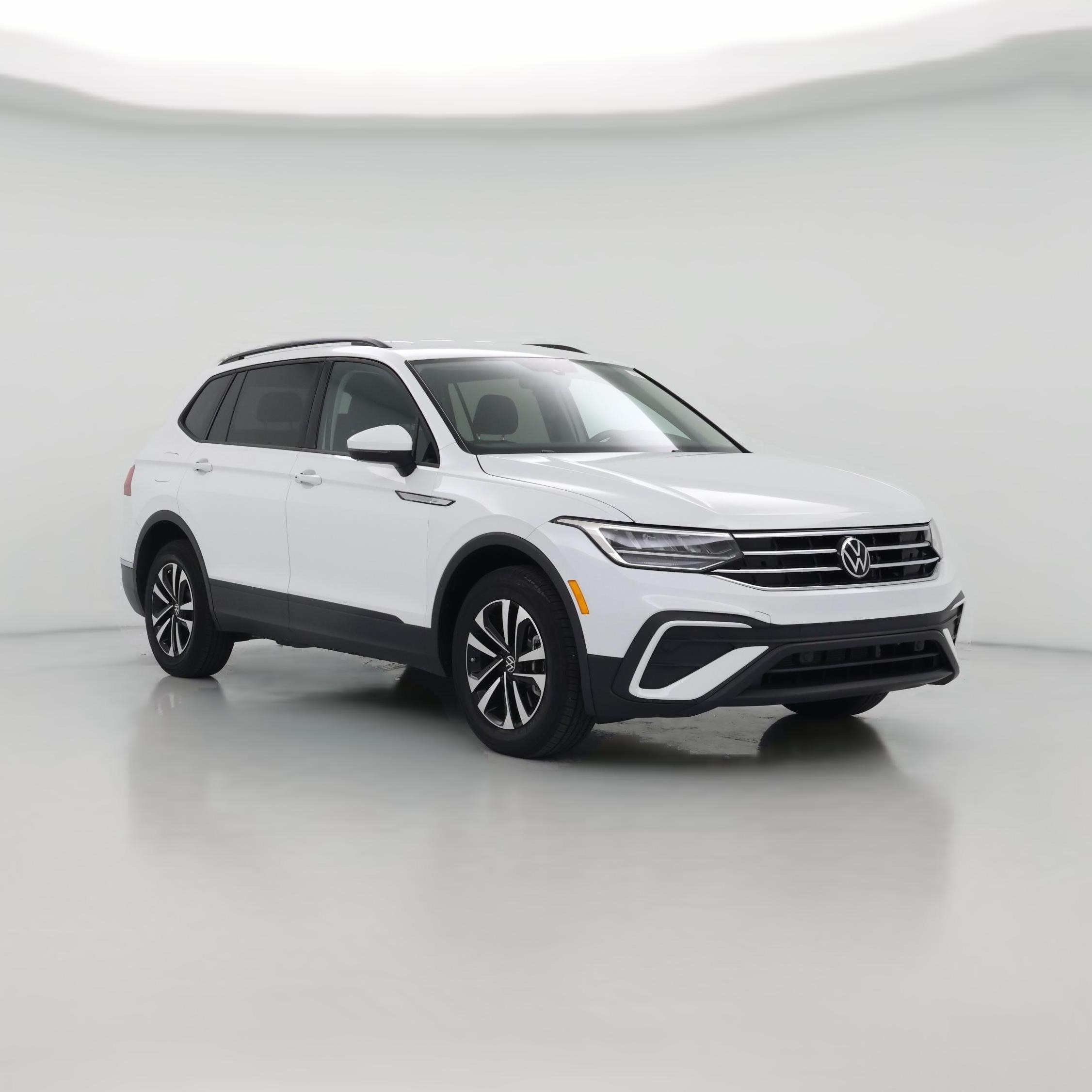 Thumbnail: 2023 Volkswagen Tiguan - 1