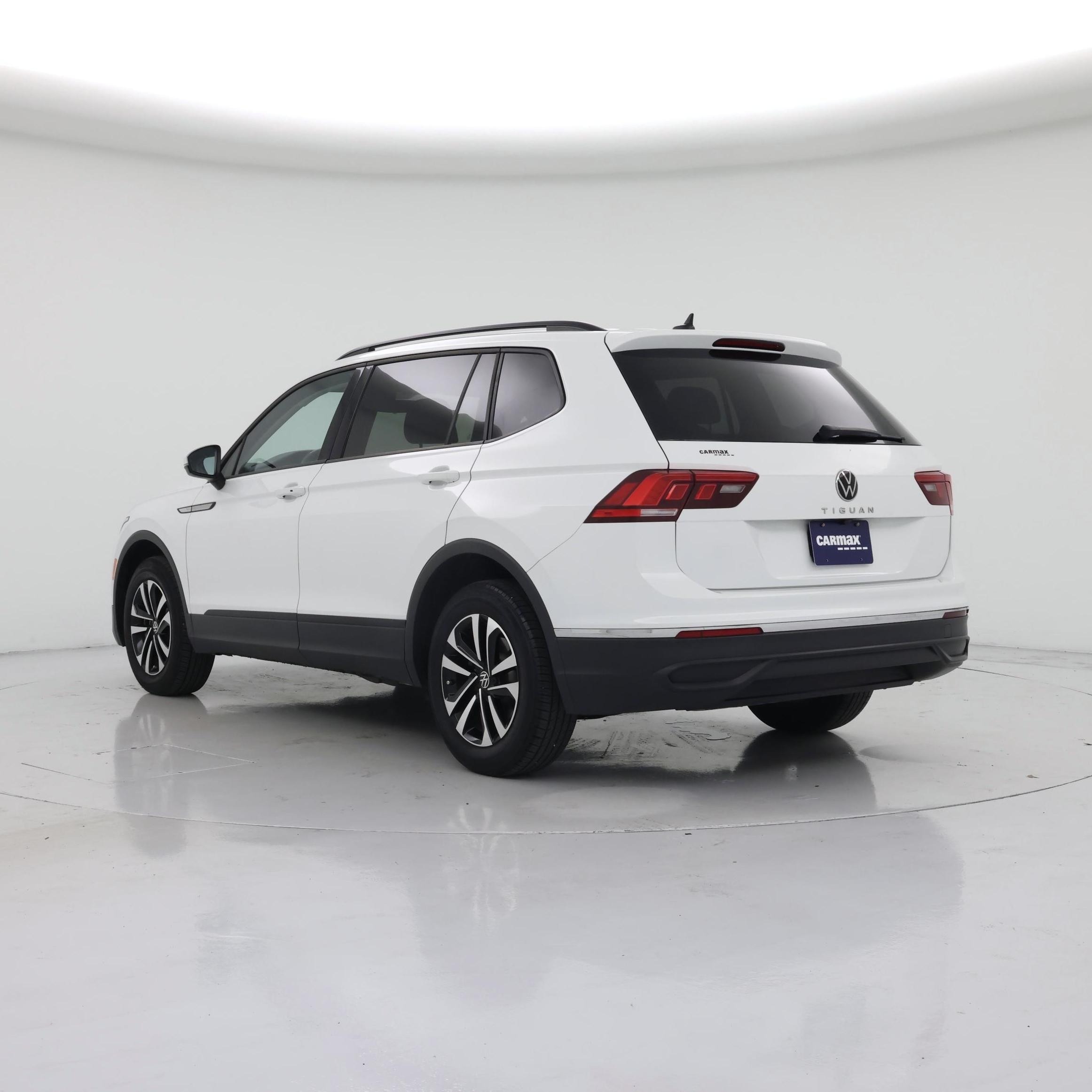Thumbnail: 2023 Volkswagen Tiguan - 2