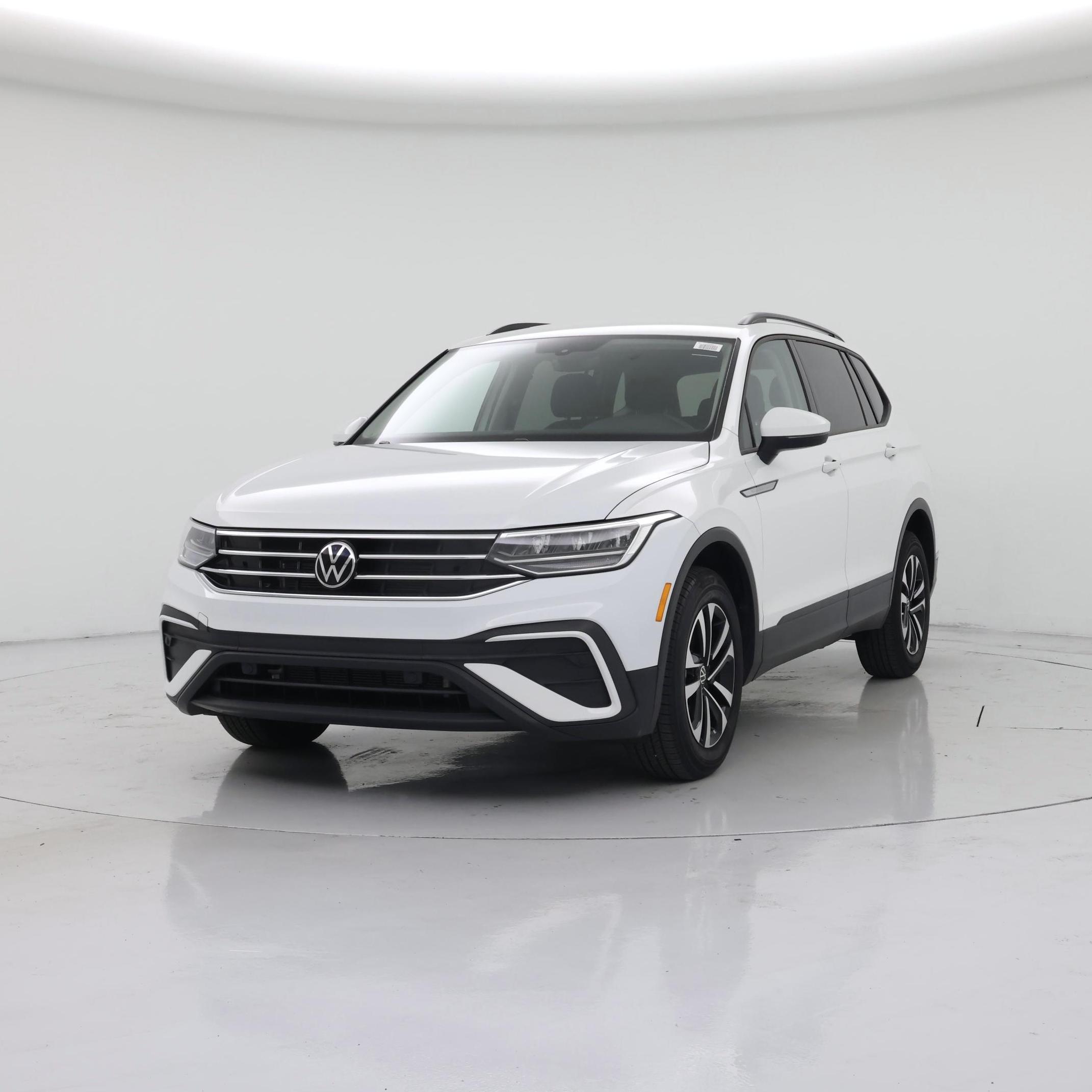 Thumbnail: 2023 Volkswagen Tiguan - 4