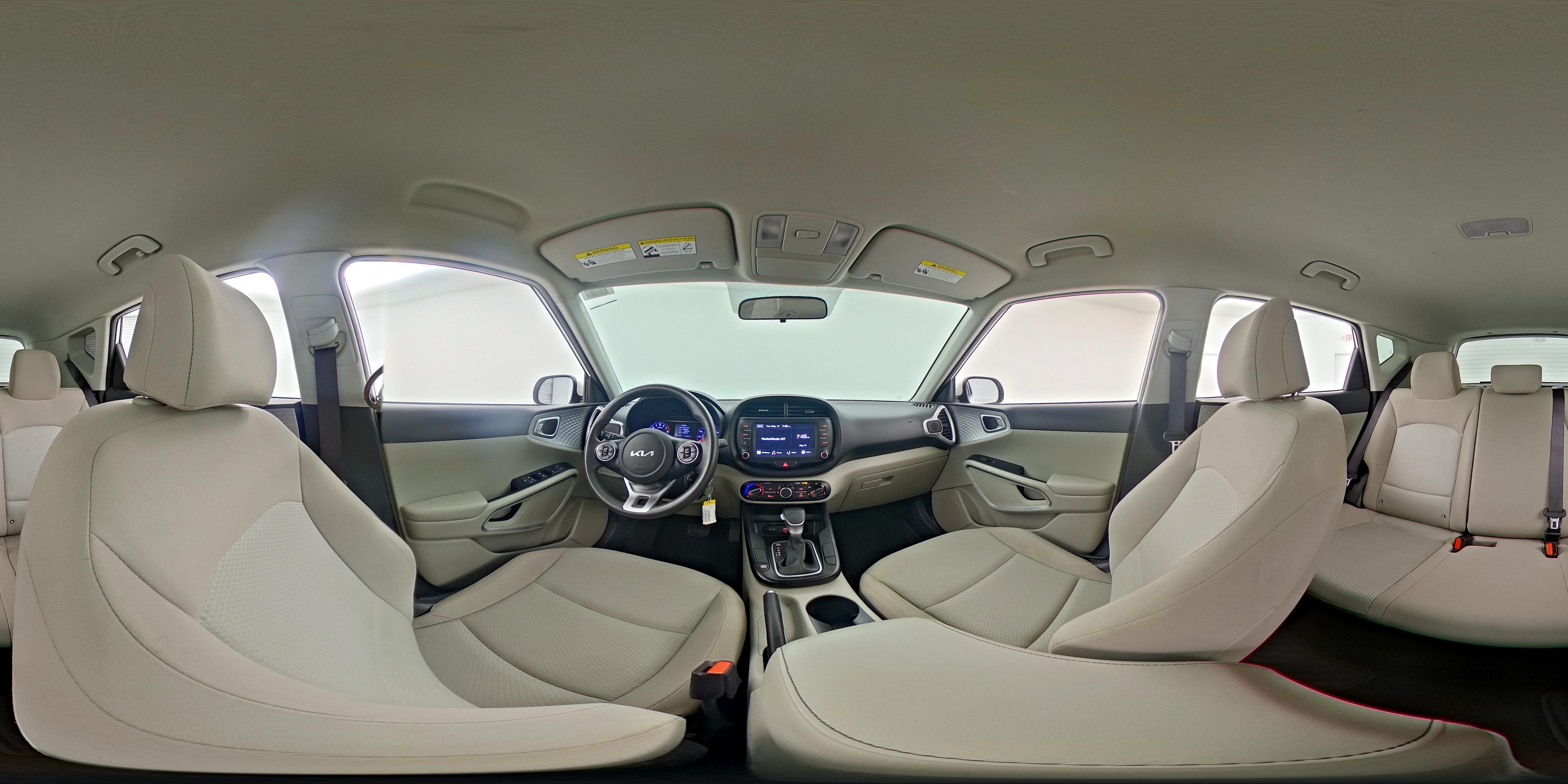 2022 Kia Soul LX - Photo 24