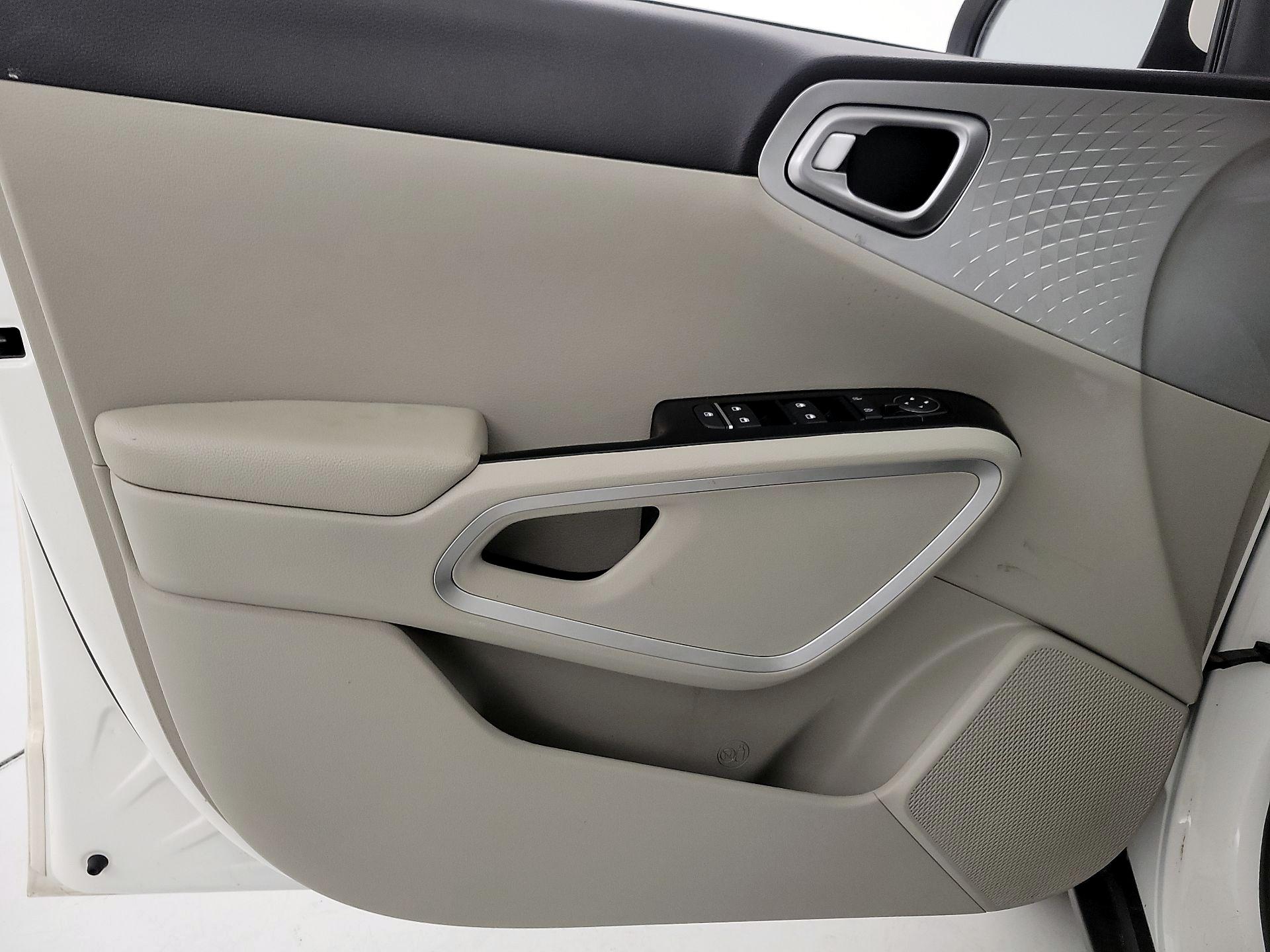 Thumbnail: 2022 Kia Soul - 12