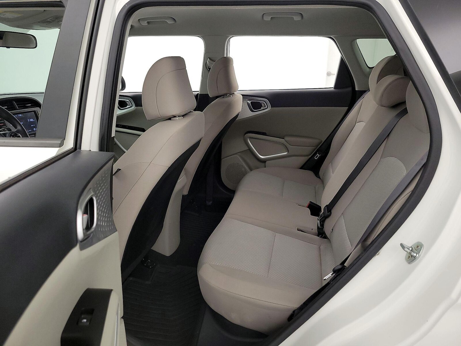 2022 Kia Soul LX - Photo 20