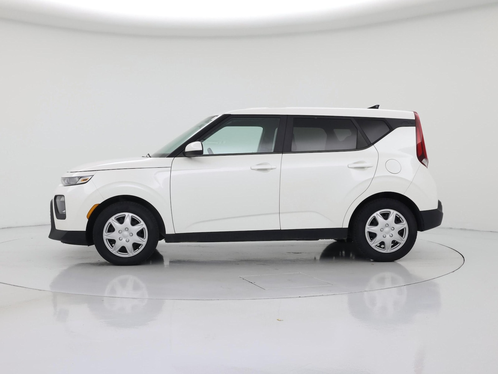 2022 Kia Soul LX - Photo 4