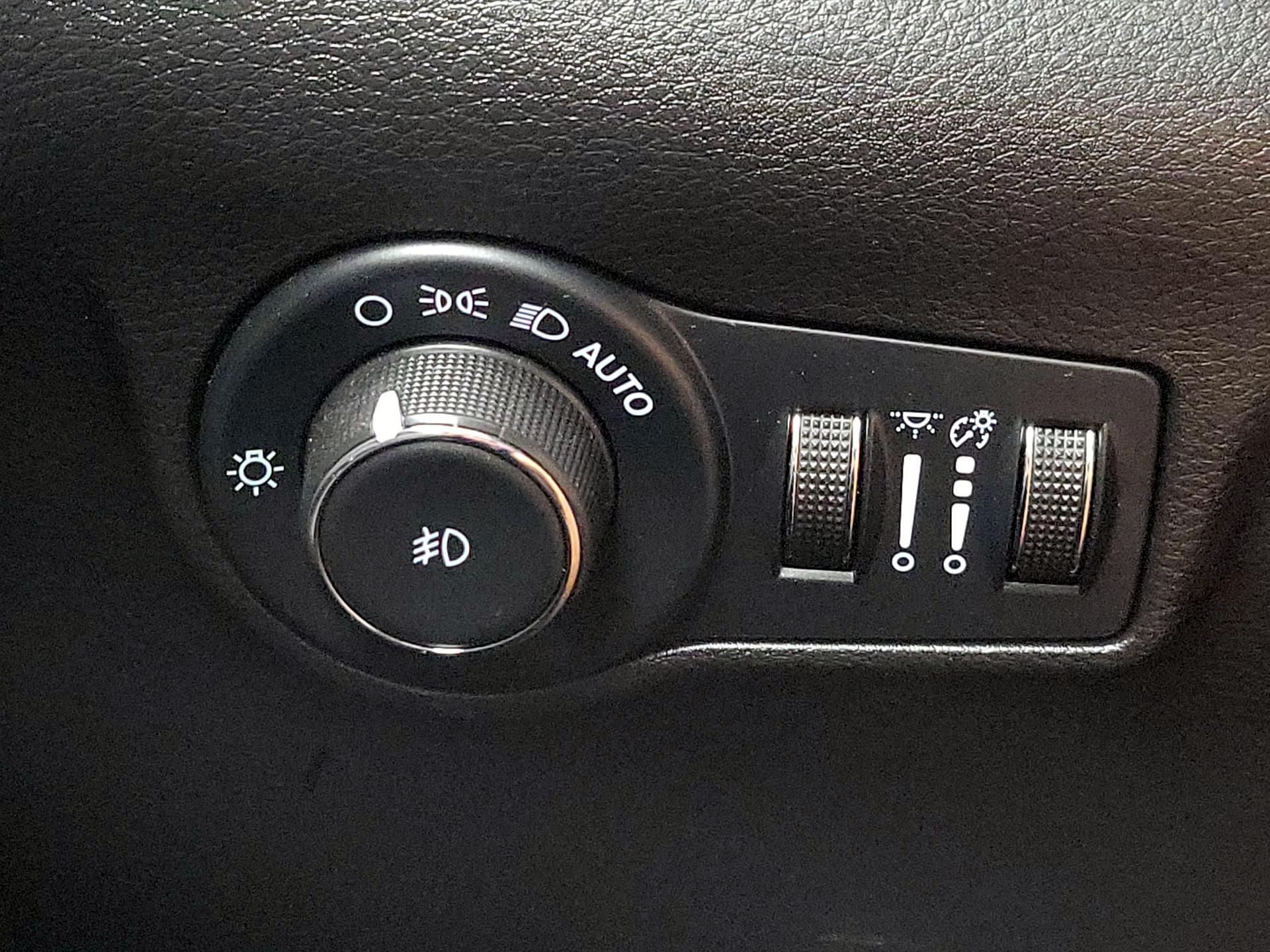 Thumbnail: 2023 Jeep Compass - 13