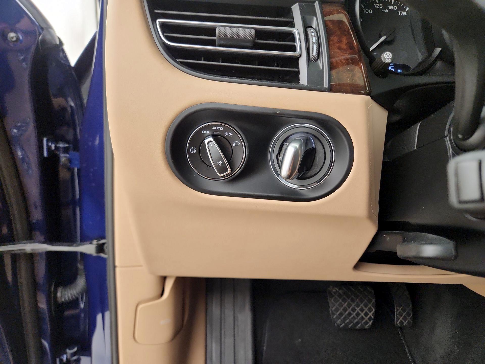 Thumbnail: 2022 Porsche Macan - 13
