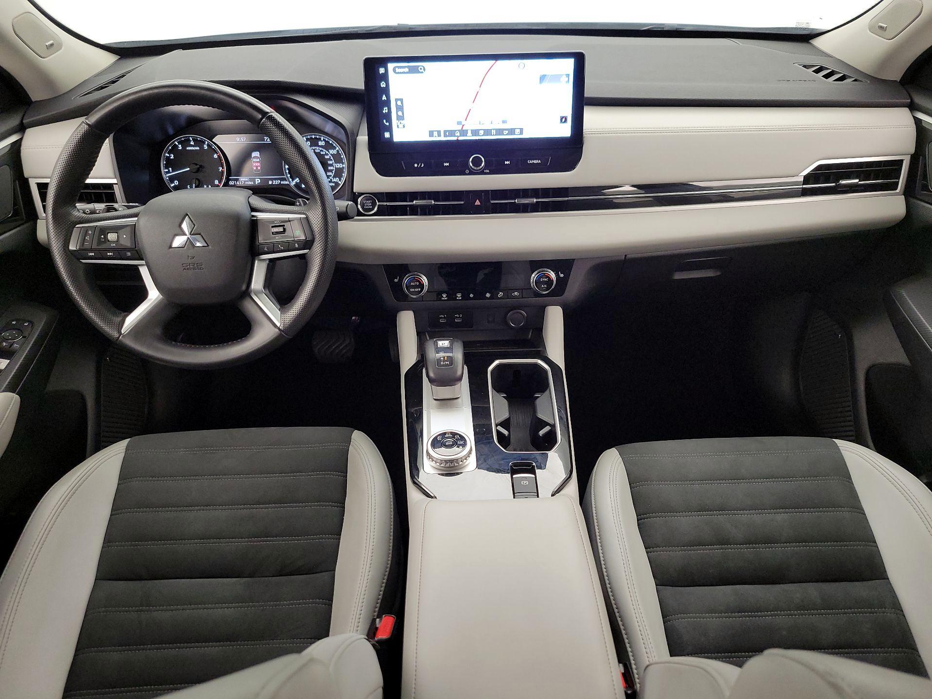 Thumbnail: 2025 Mitsubishi Outlander - 9