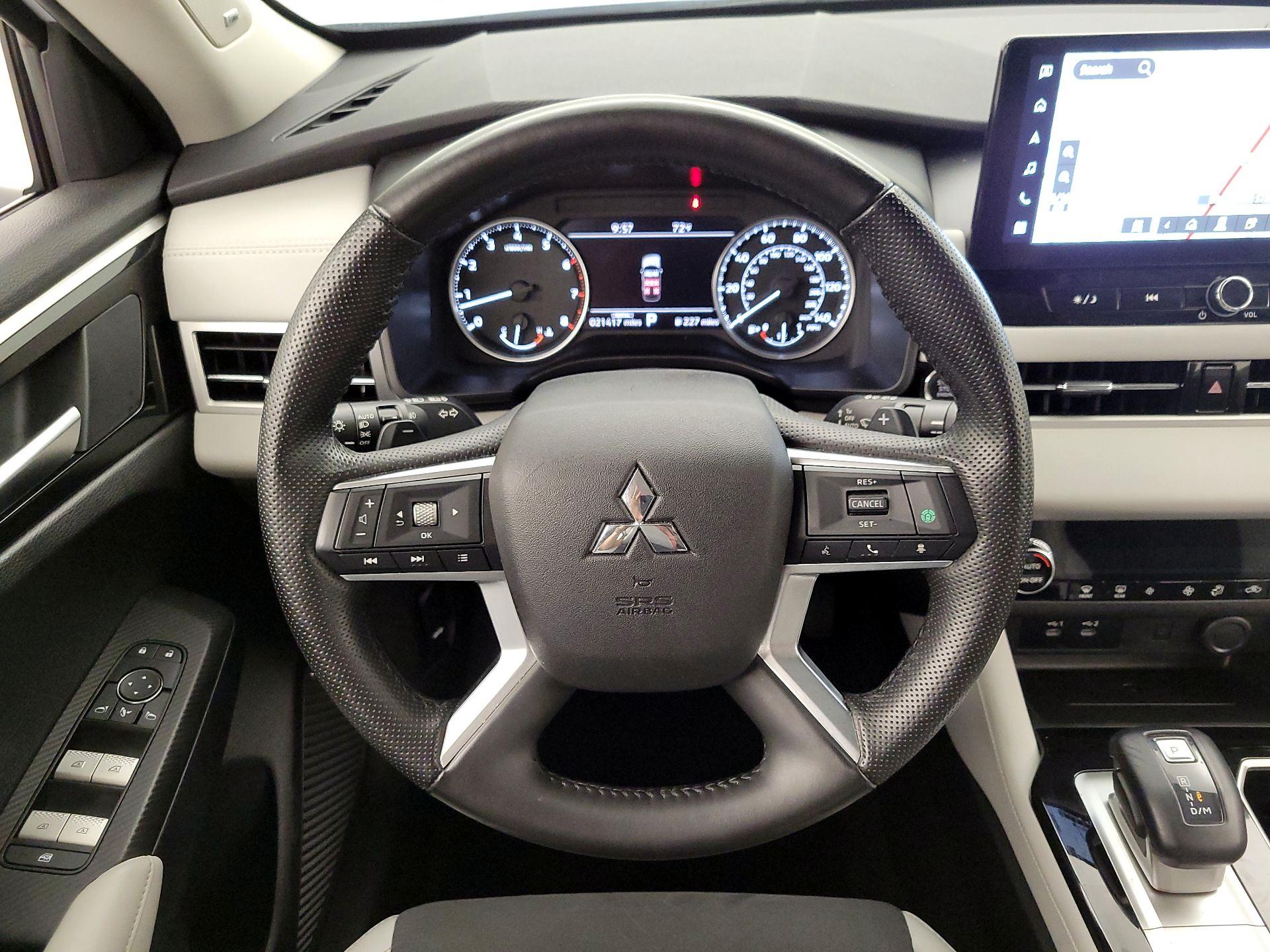 Thumbnail: 2025 Mitsubishi Outlander - 10