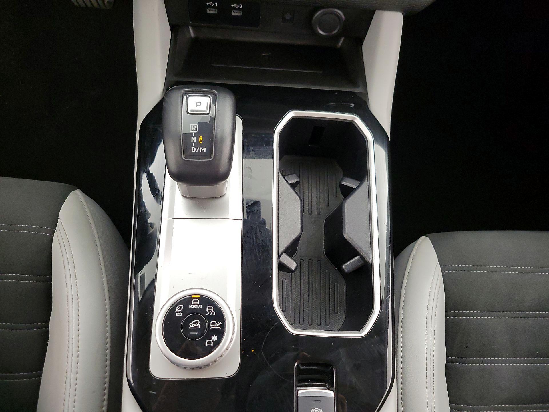 Thumbnail: 2025 Mitsubishi Outlander - 18