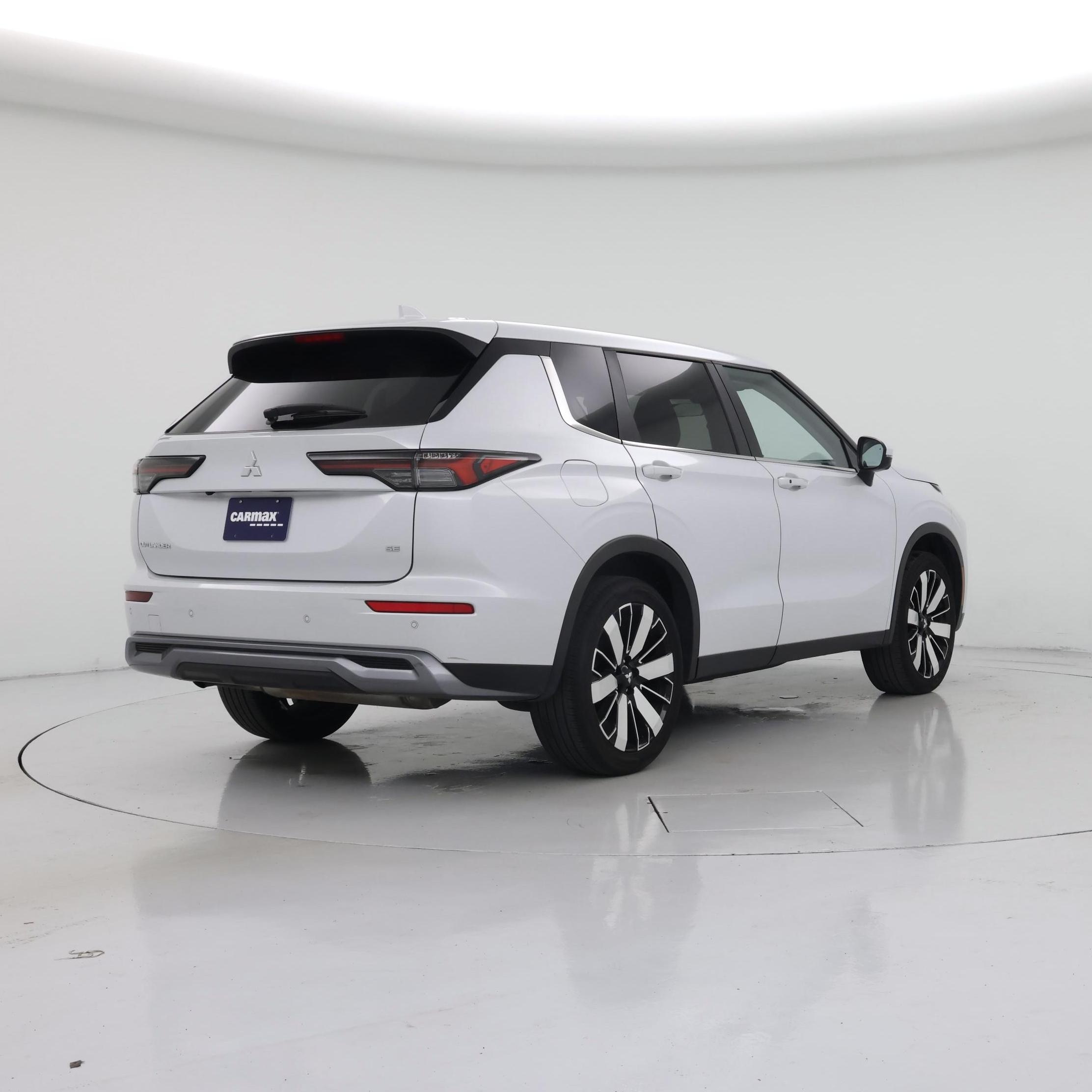 Thumbnail: 2025 Mitsubishi Outlander - 8