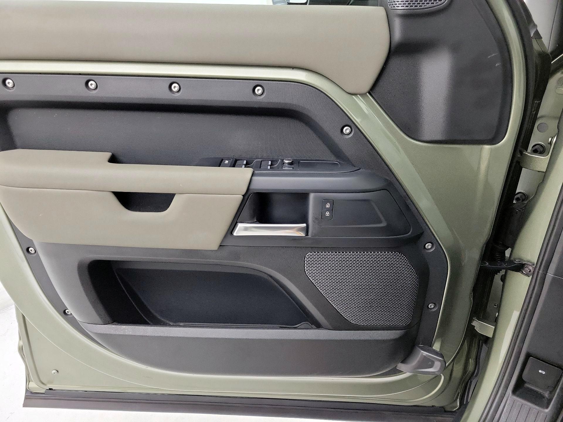 Thumbnail: 2020 Land Rover Defender - 12