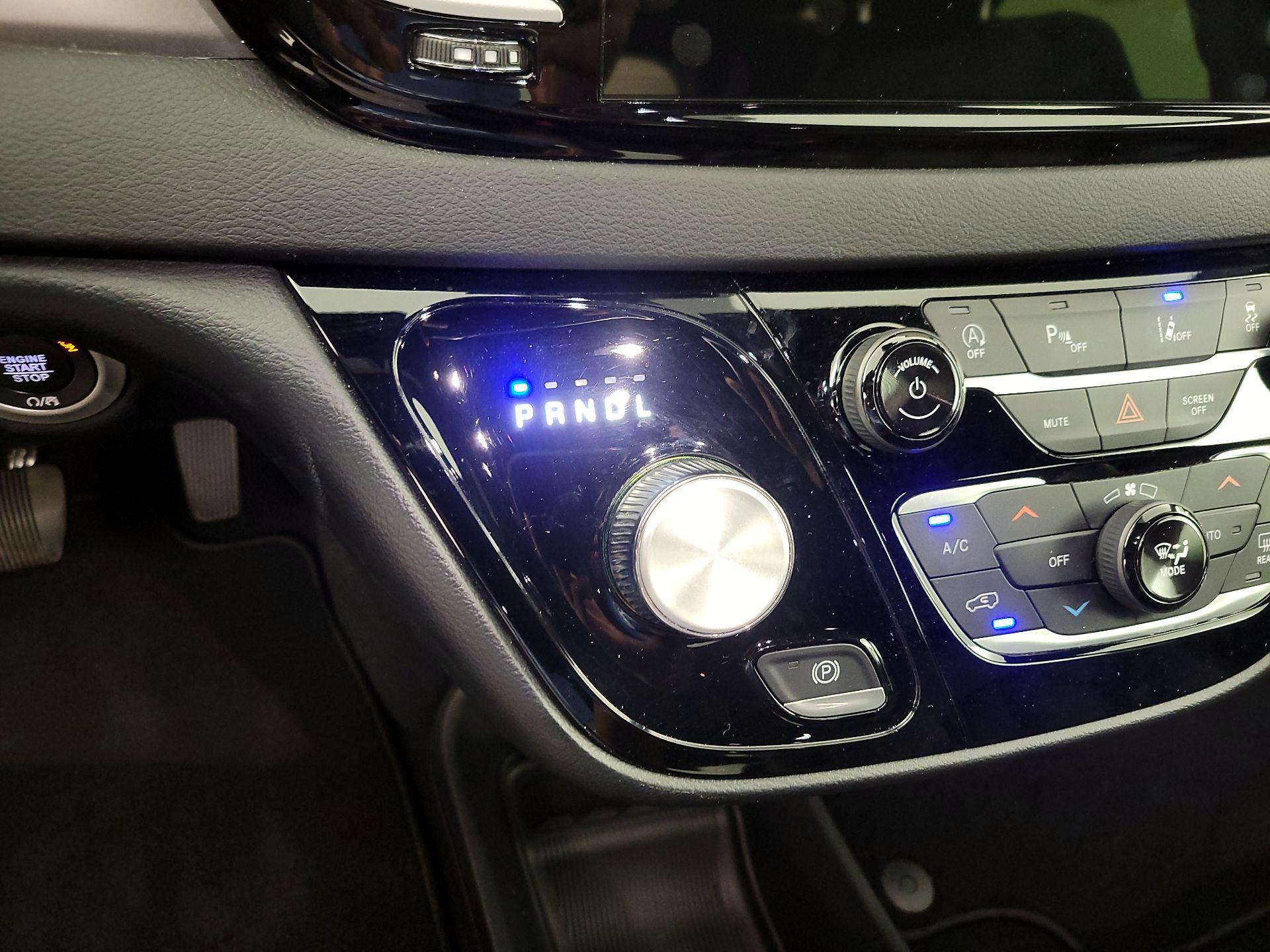 Thumbnail: 2025 Chrysler Pacifica - 17