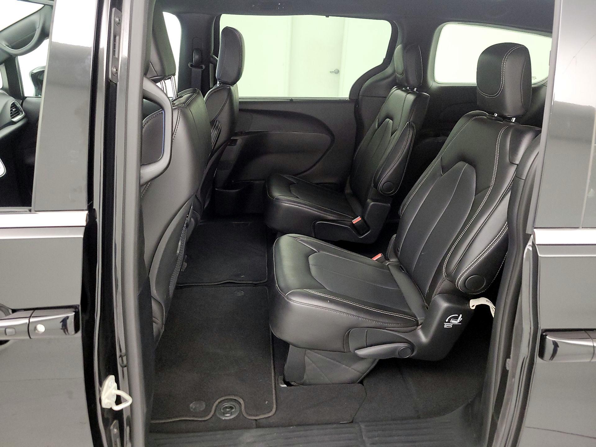 Thumbnail: 2025 Chrysler Pacifica - 19