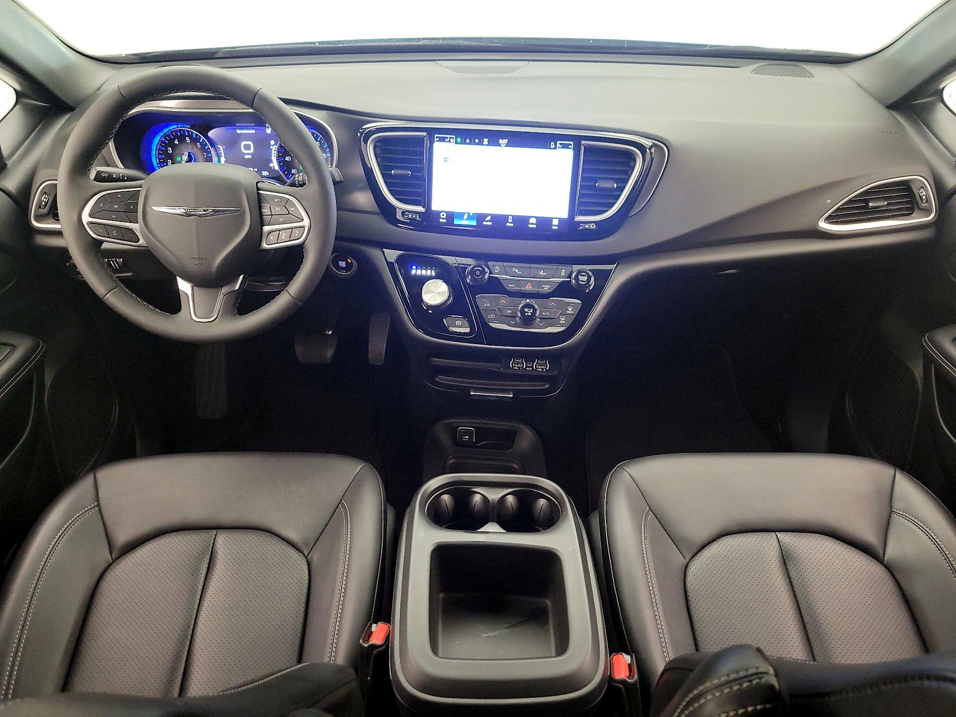 Thumbnail: 2025 Chrysler Pacifica - 9