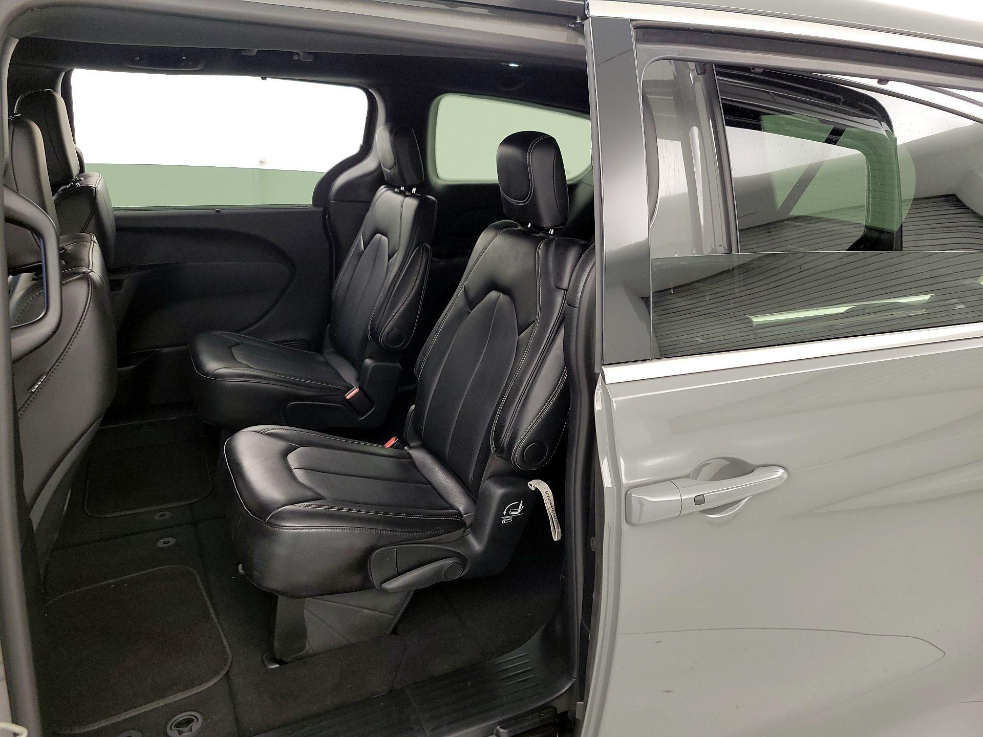 Thumbnail: 2025 Chrysler Pacifica - 19