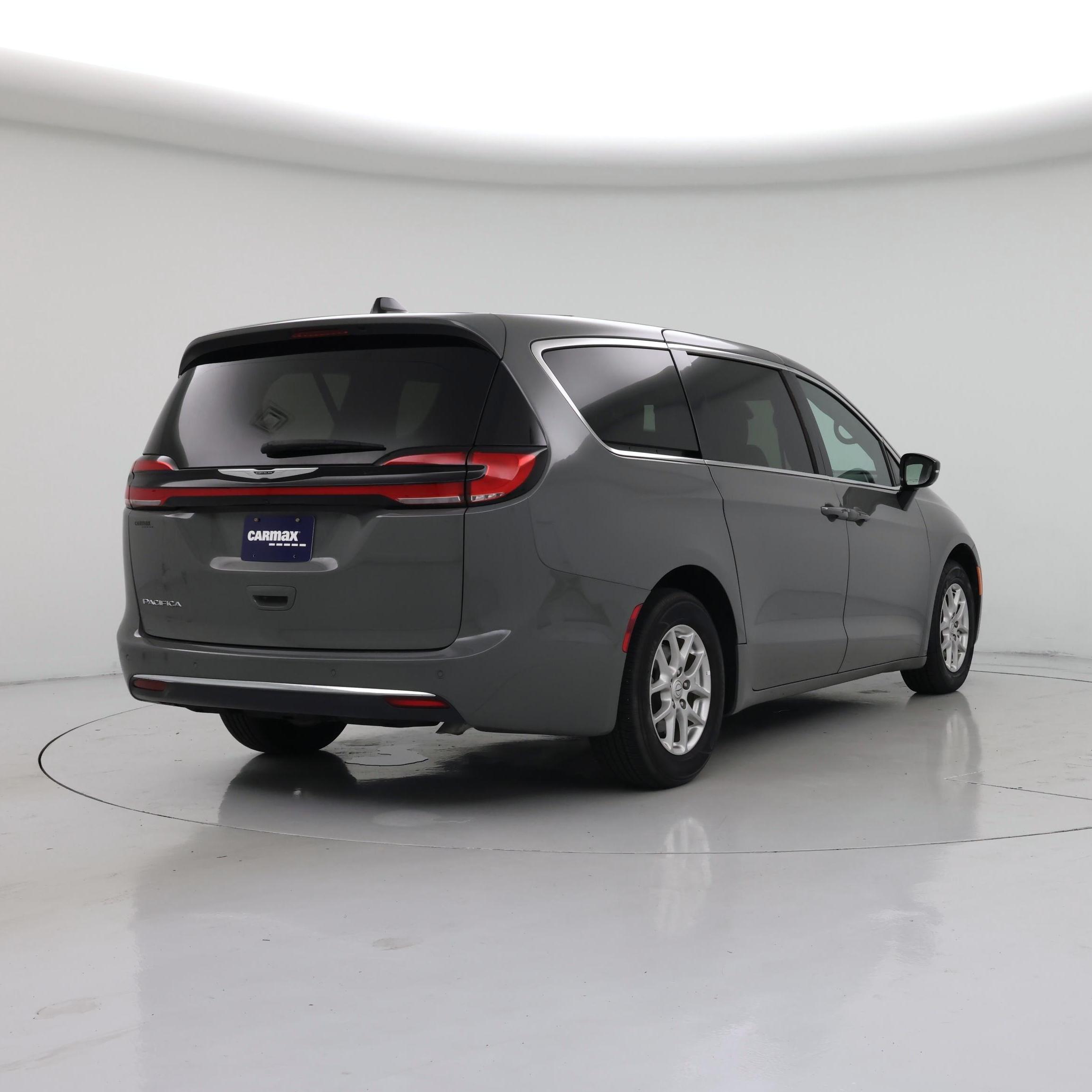 Thumbnail: 2025 Chrysler Pacifica - 8