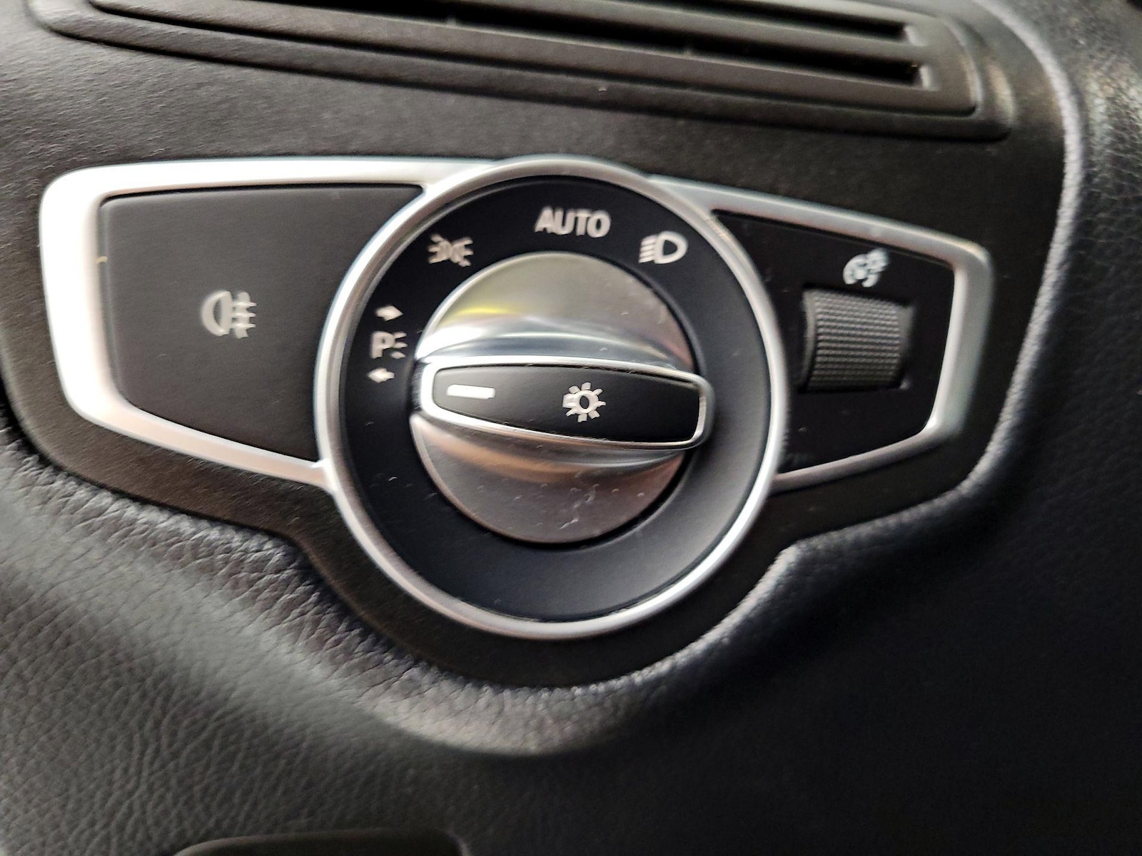 2022 Mercedes-Benz GLC GLC300 - Photo 14
