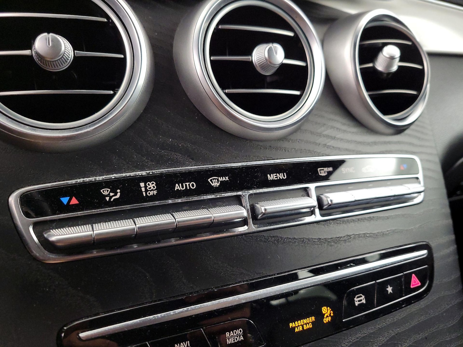 2022 Mercedes-Benz GLC GLC300 - Photo 17