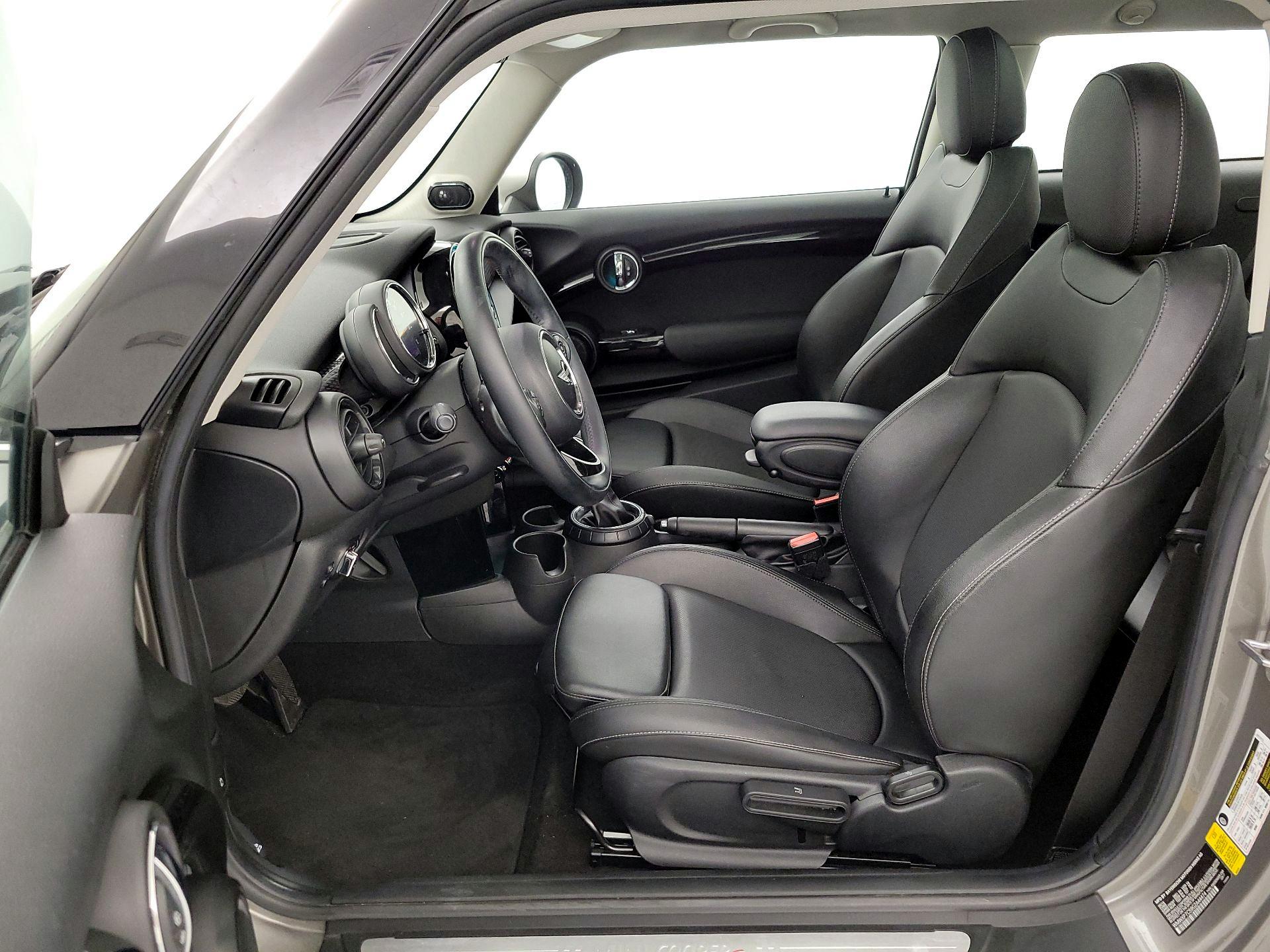 Thumbnail: 2016 MINI Cooper Hardtop - 9