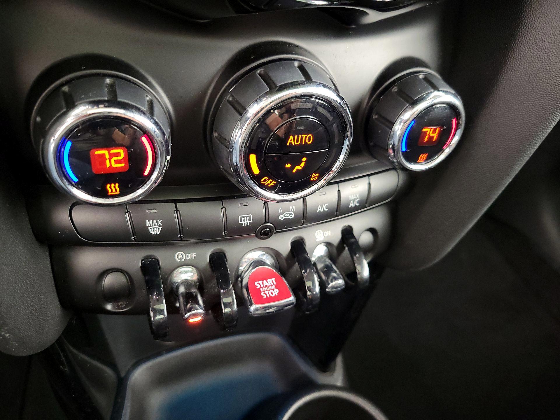 Thumbnail: 2016 MINI Cooper Hardtop - 13