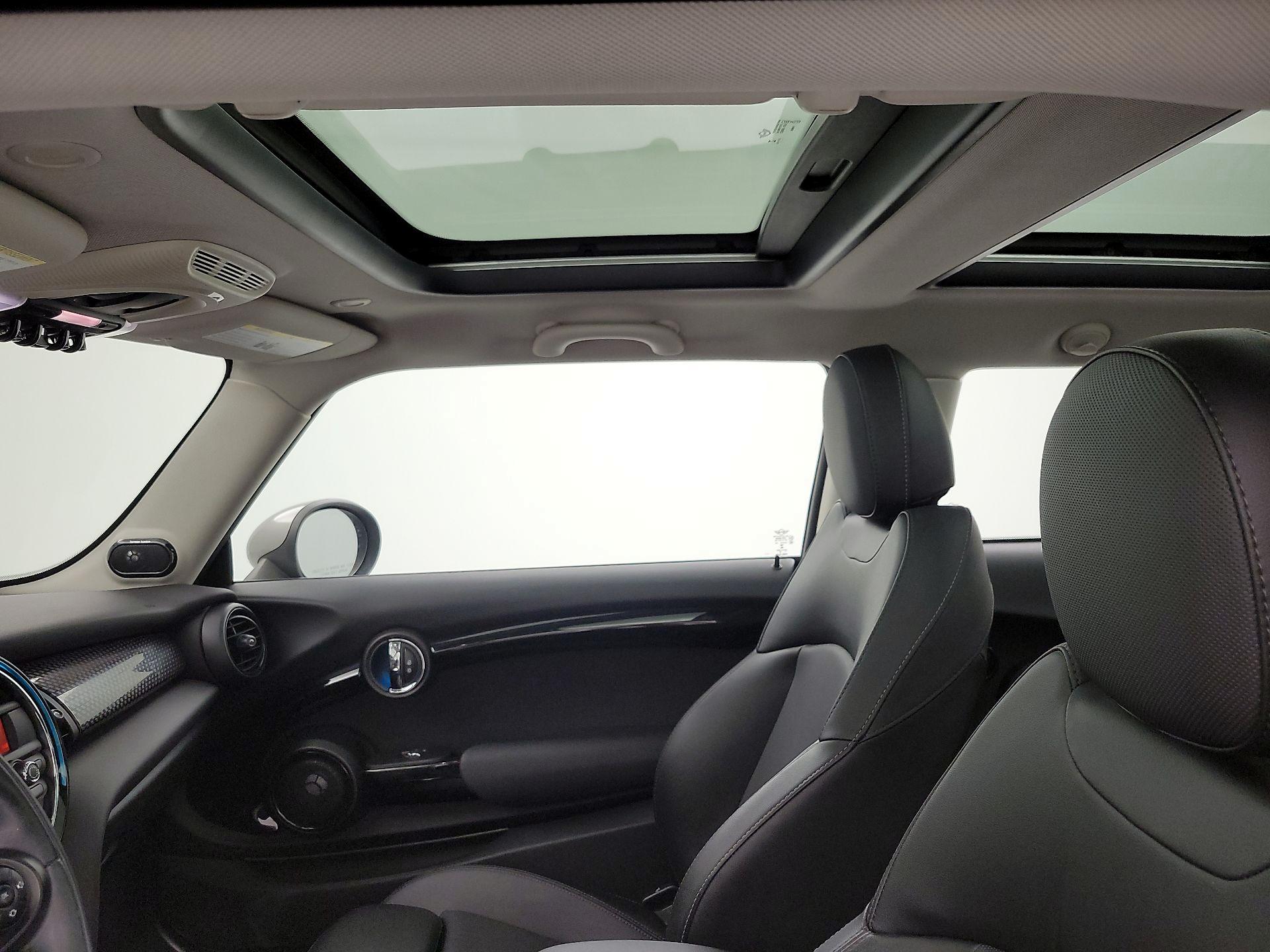 Thumbnail: 2016 MINI Cooper Hardtop - 16