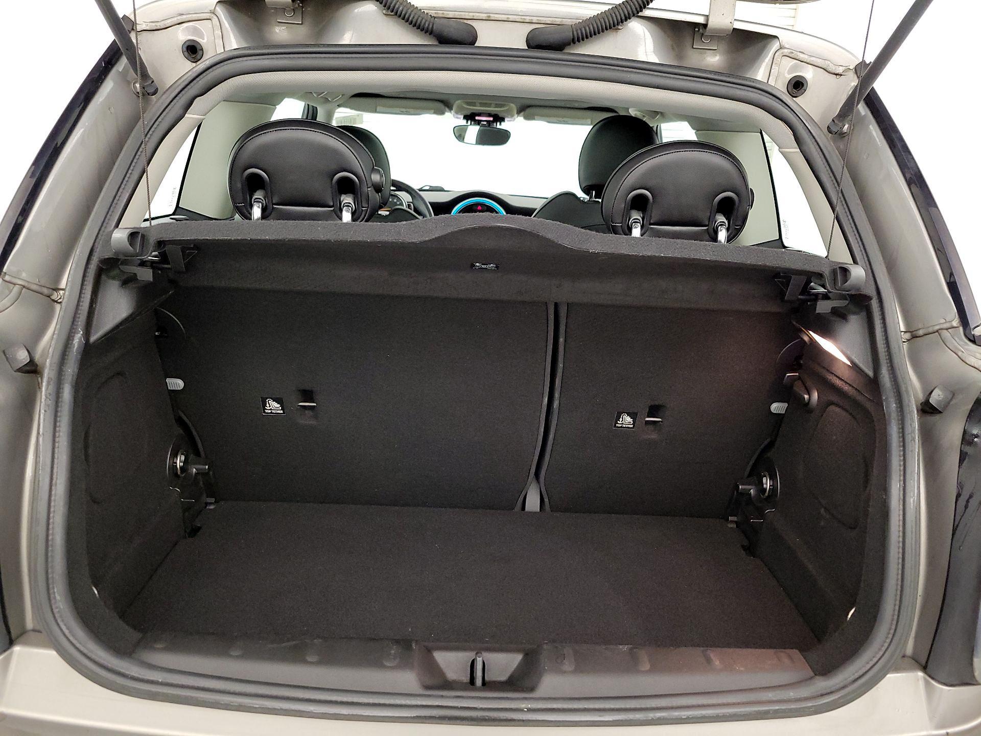 Thumbnail: 2016 MINI Cooper Hardtop - 18
