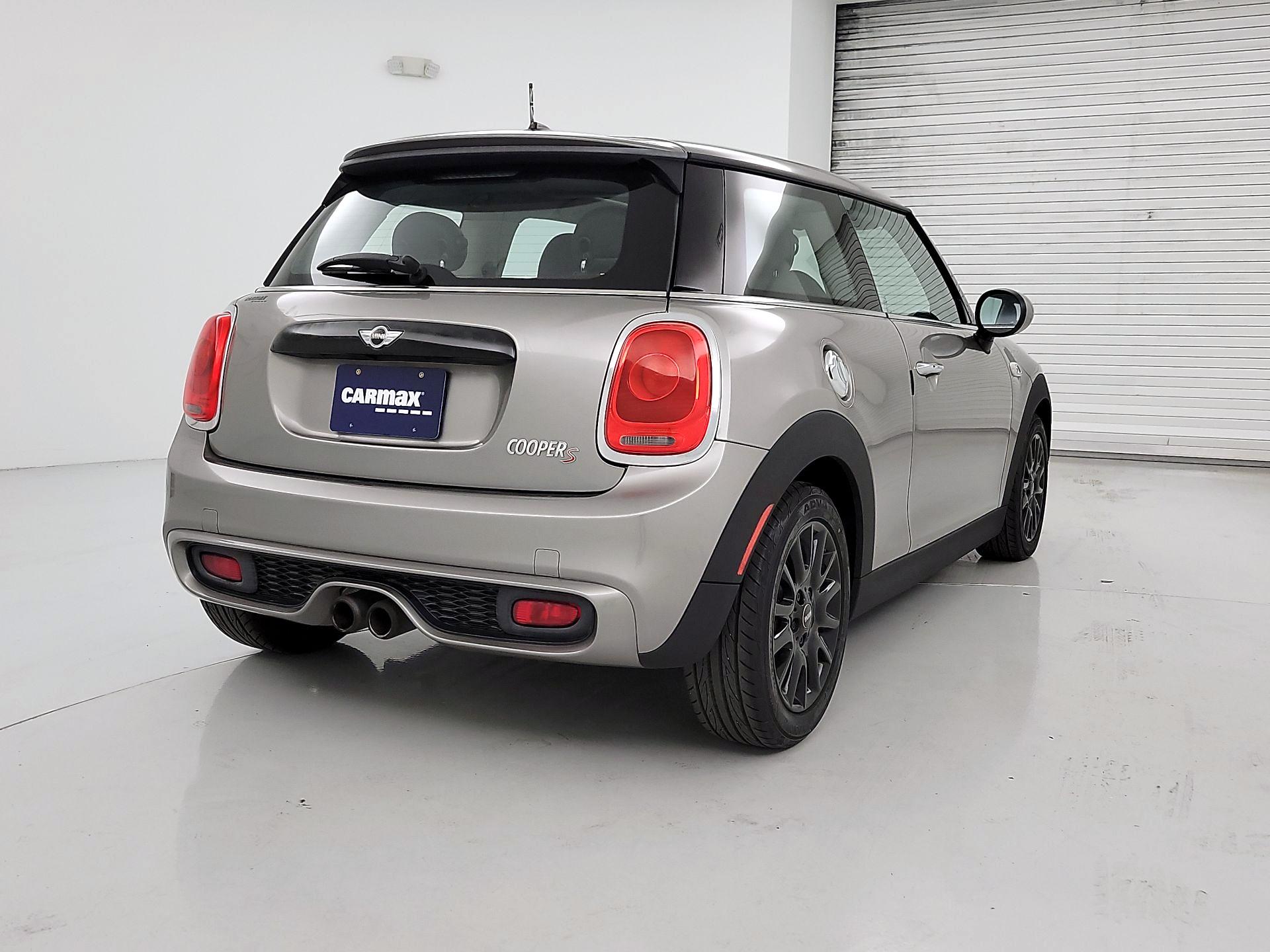 Thumbnail: 2016 MINI Cooper Hardtop - 5