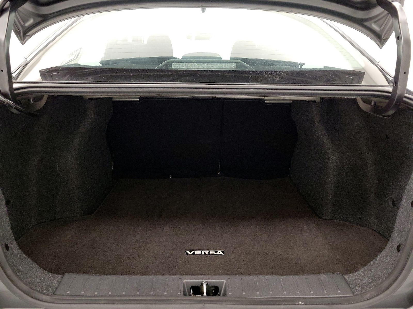 2025 Nissan Versa Sedan SV - Photo 20