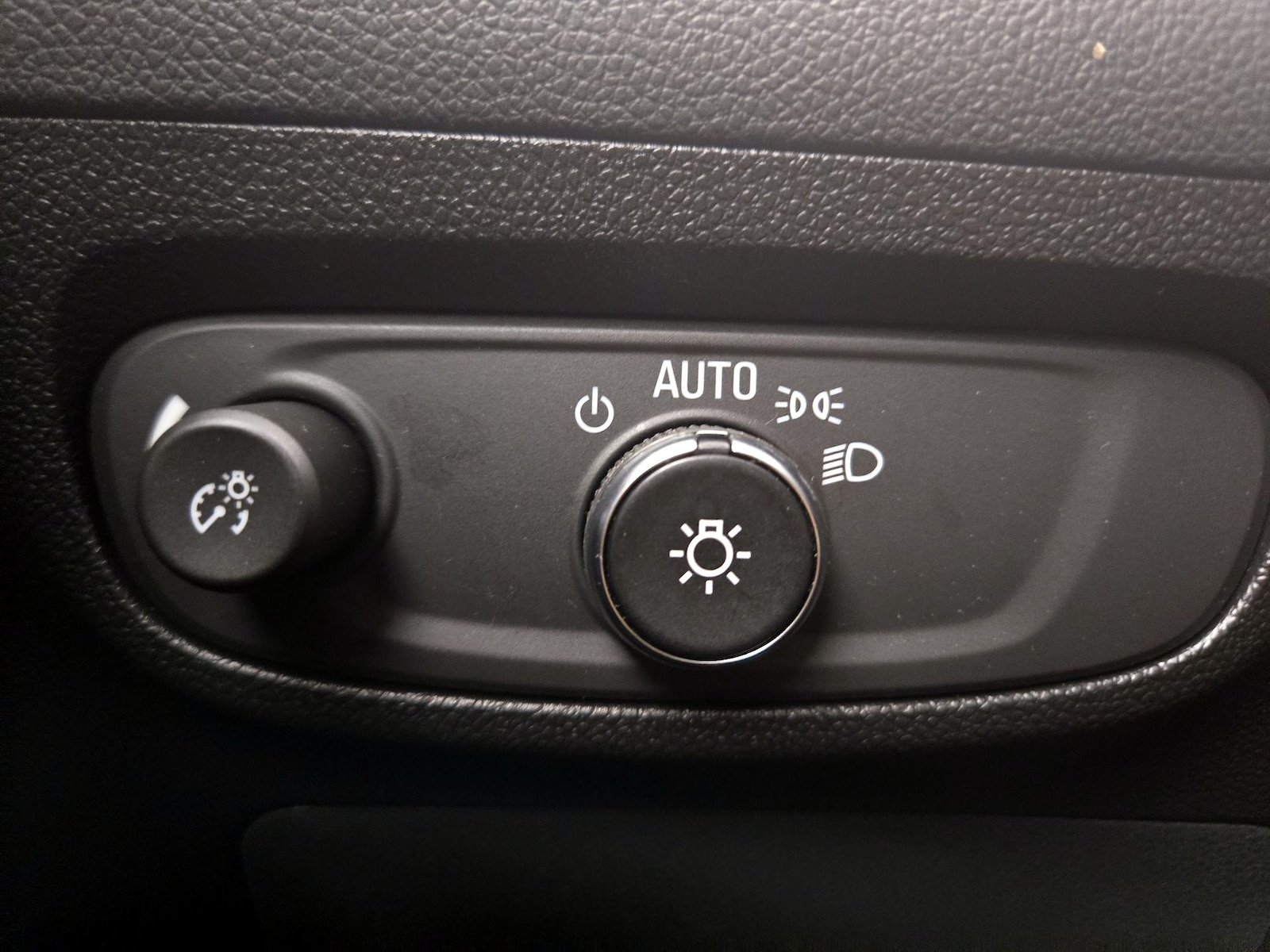 2025 Buick Encore GX Preferred - Photo 14