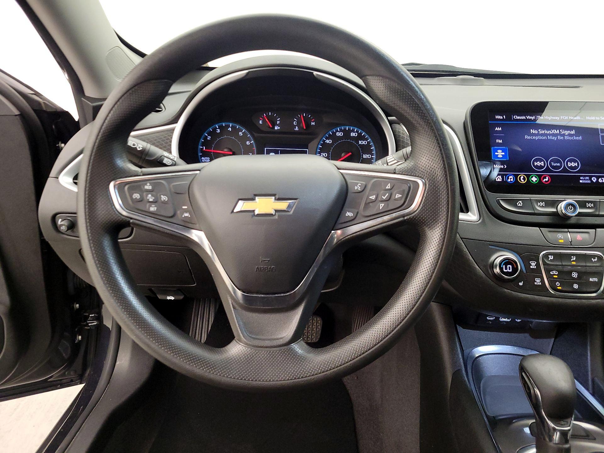 Thumbnail: 2023 Chevrolet Malibu - 10