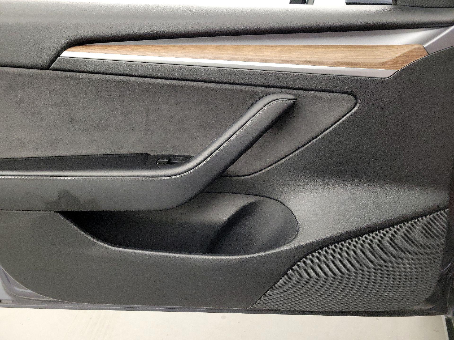 Thumbnail: 2022 Tesla Model 3 - 12