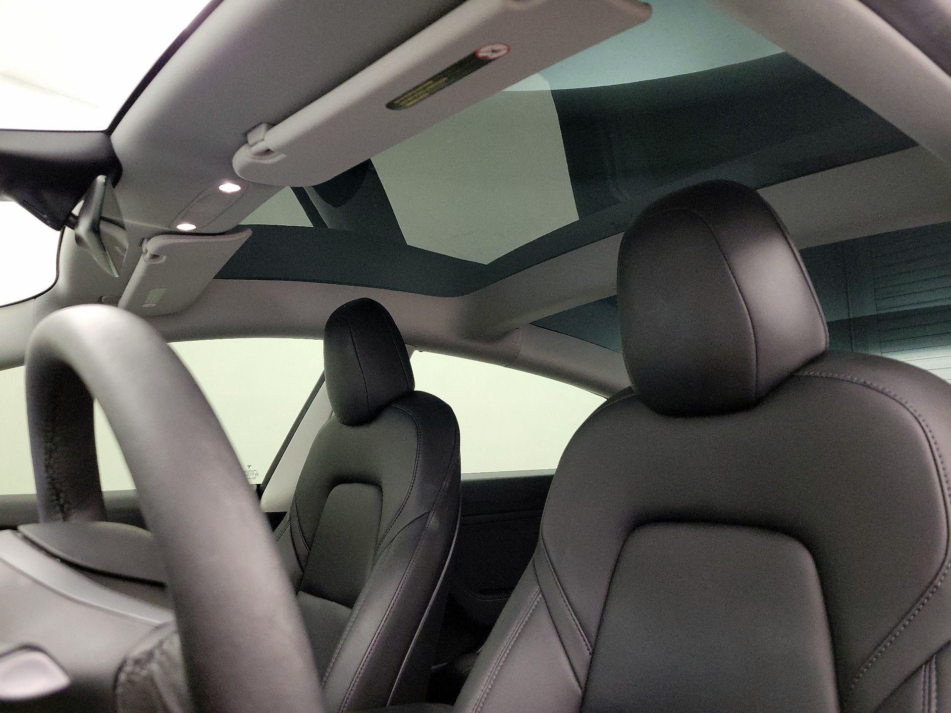 Thumbnail: 2022 Tesla Model 3 - 19