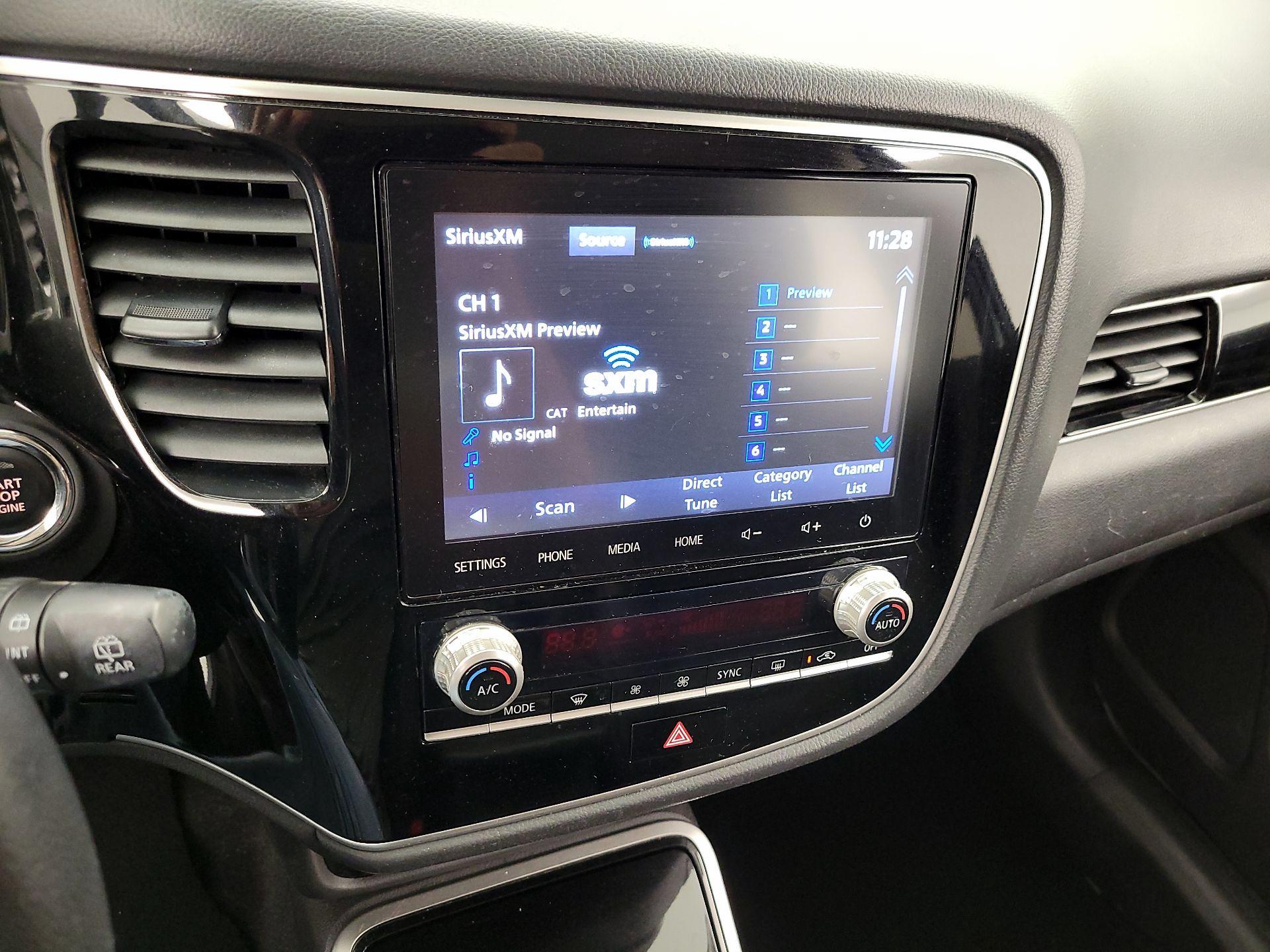 Thumbnail: 2020 Mitsubishi Outlander - 15
