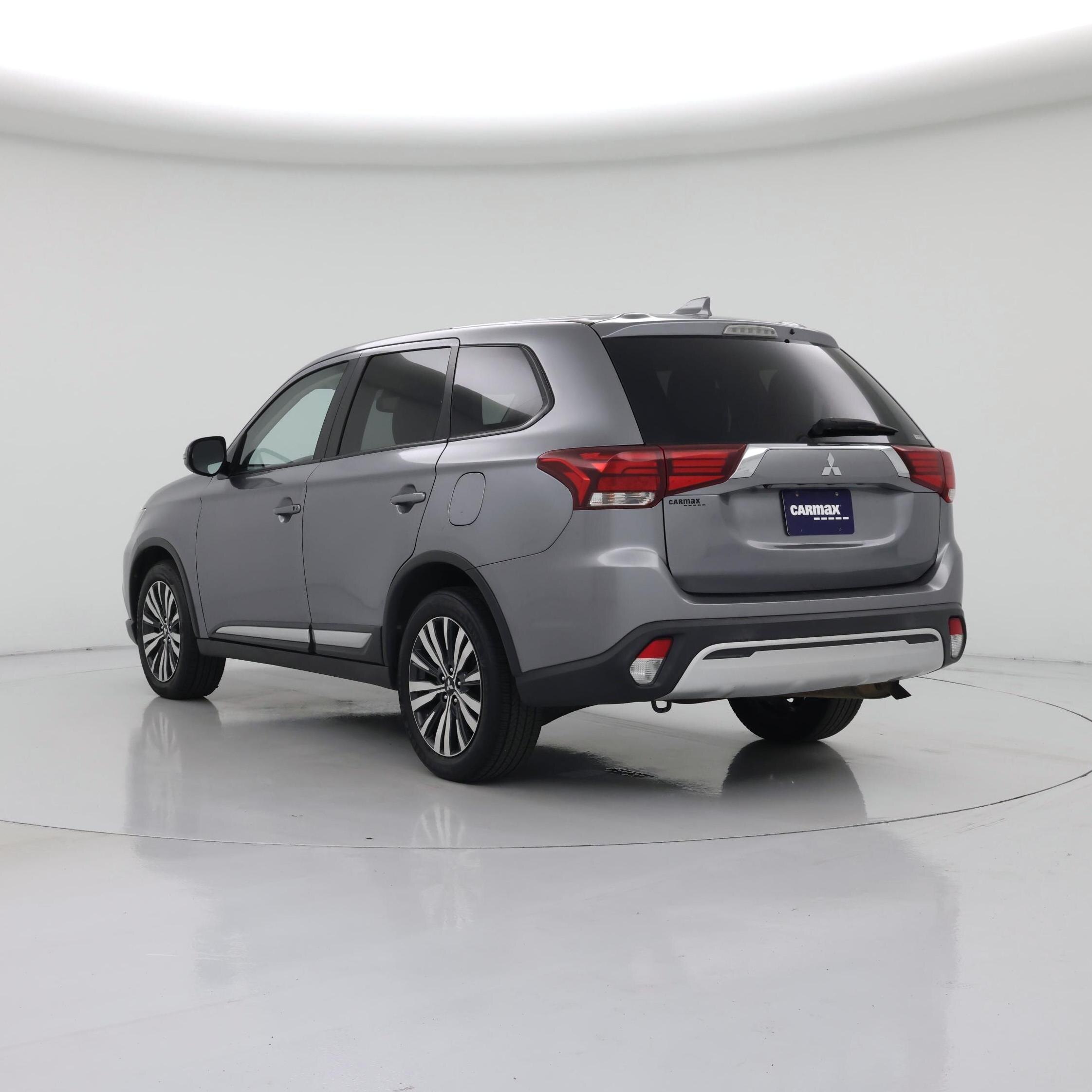 Thumbnail: 2020 Mitsubishi Outlander - 2