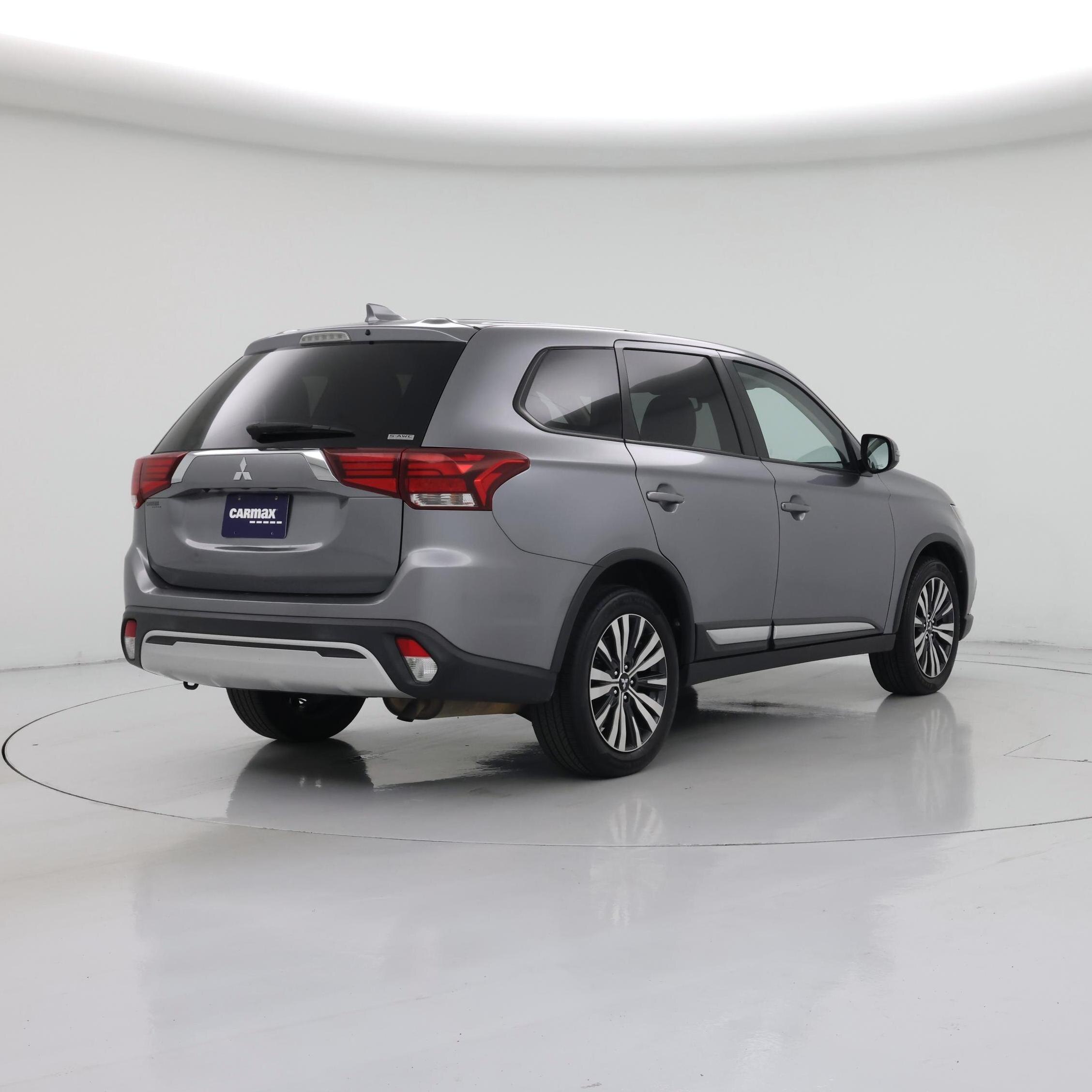 Thumbnail: 2020 Mitsubishi Outlander - 8