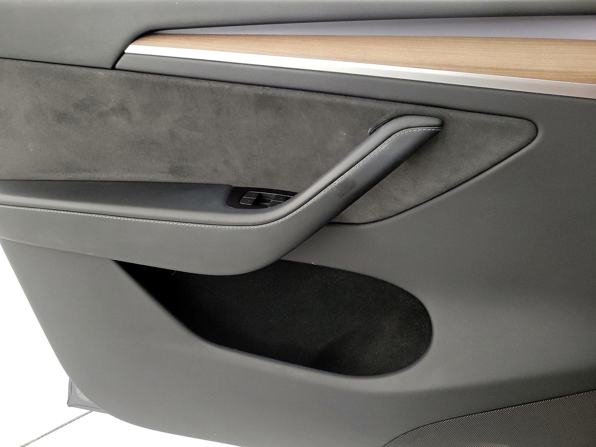 Thumbnail: 2023 Tesla Model Y - 12